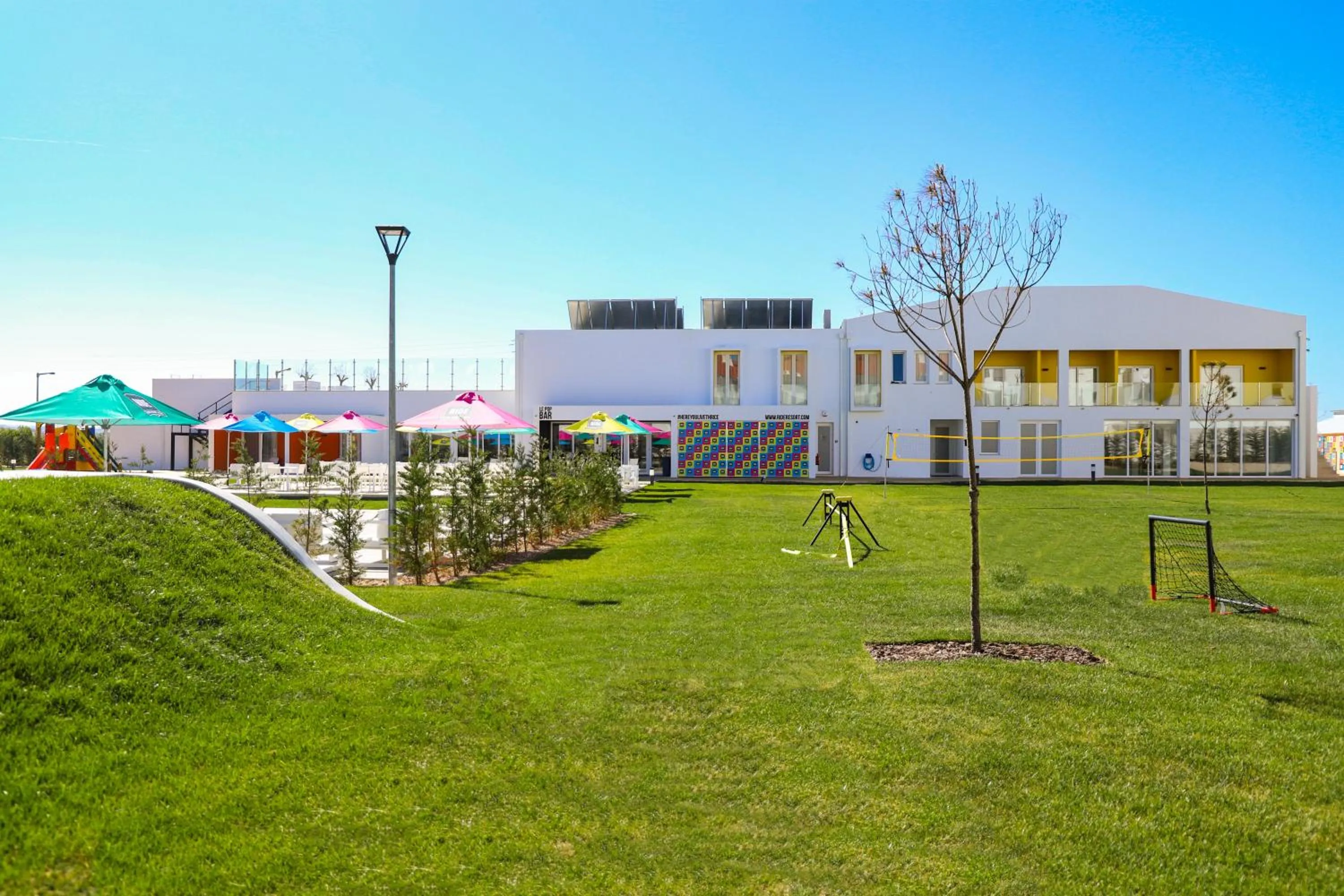 Property building in RIDE Surf Resort & Spa Peniche