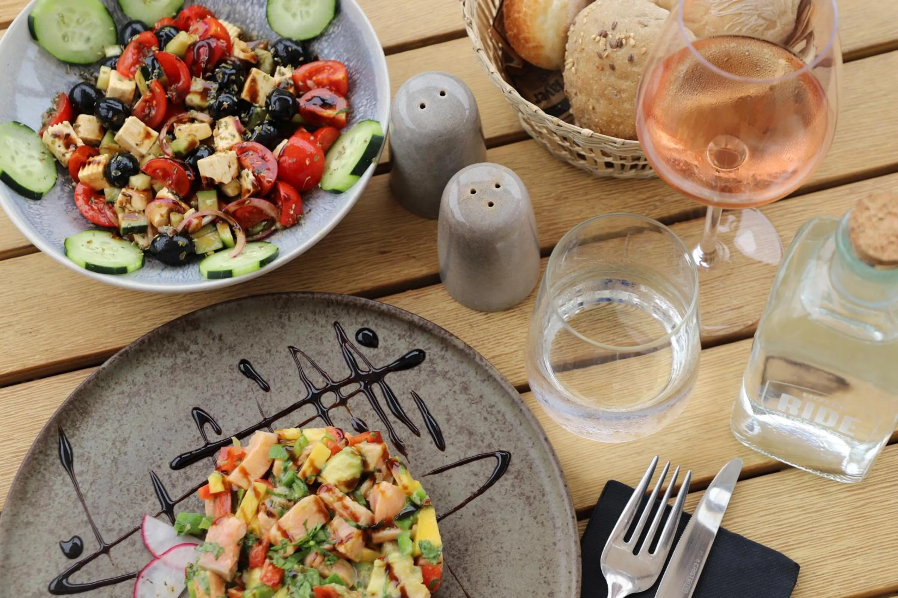 Food and drinks in RIDE Surf Resort & Spa Peniche