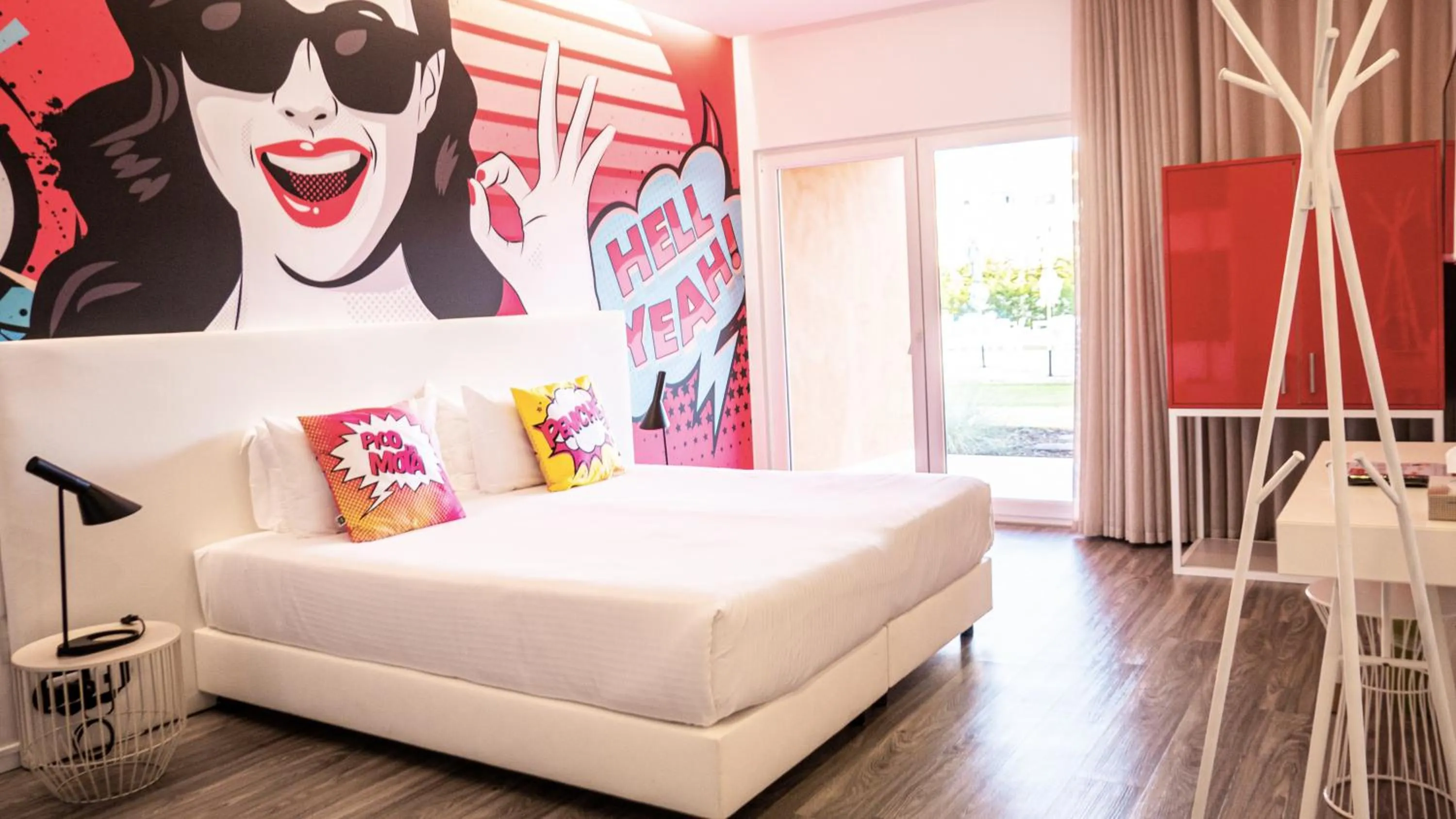 Bedroom, Bed in RIDE Surf Resort & Spa Peniche