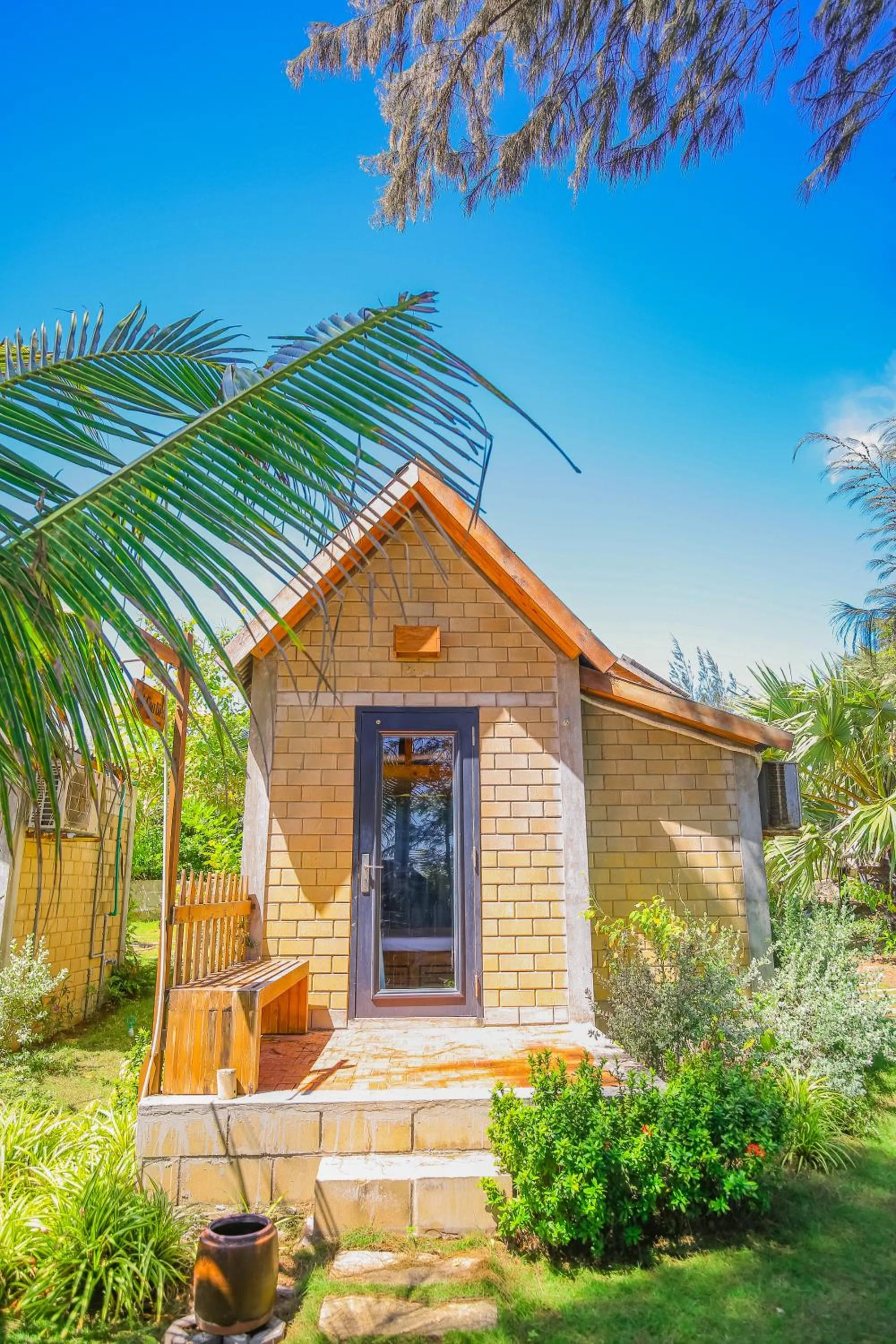 Long Hải Channel Beach Resort