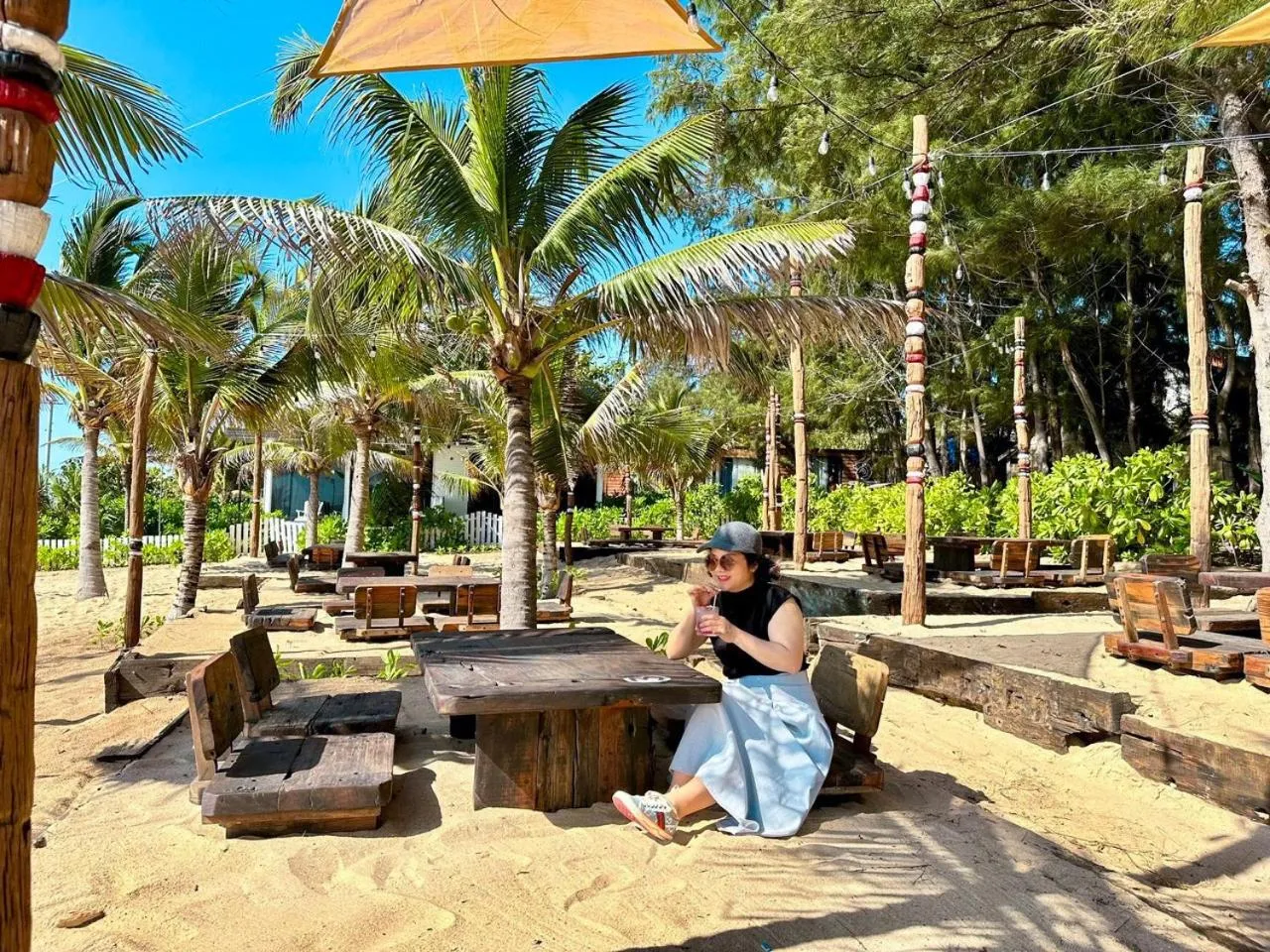 People in Long Hải Channel Beach Resort