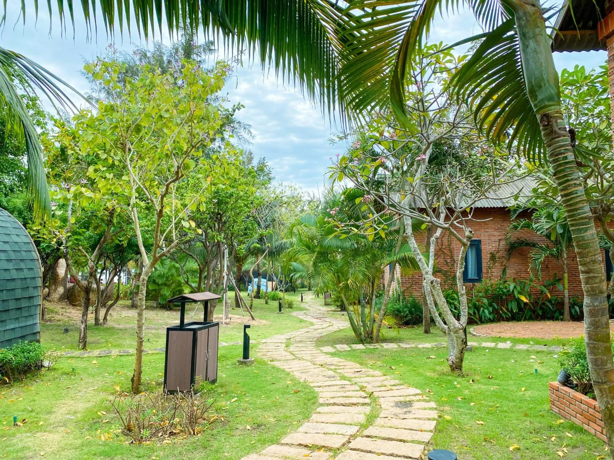 Long Hải Channel Beach Resort