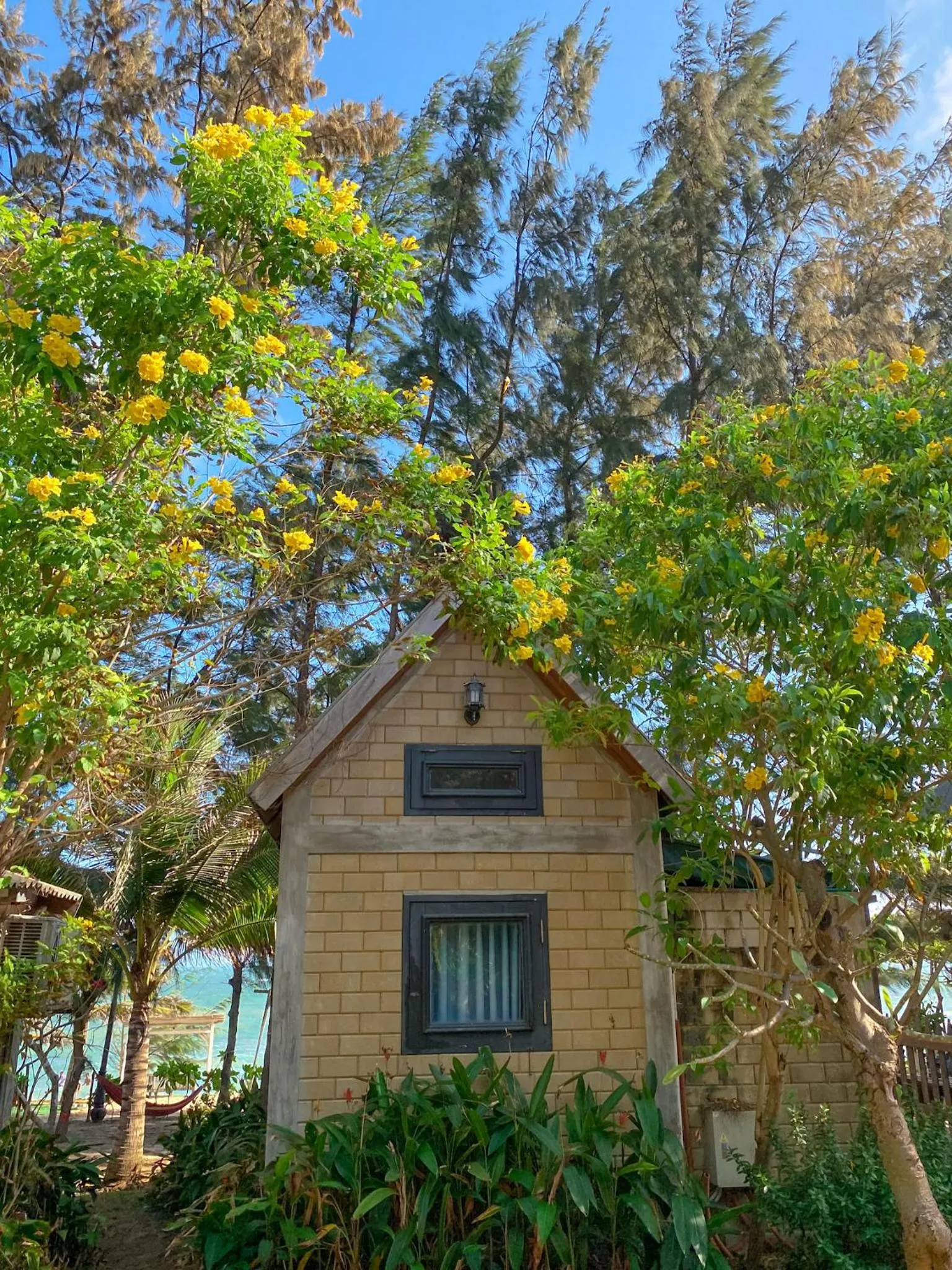 Long Hải Channel Beach Resort