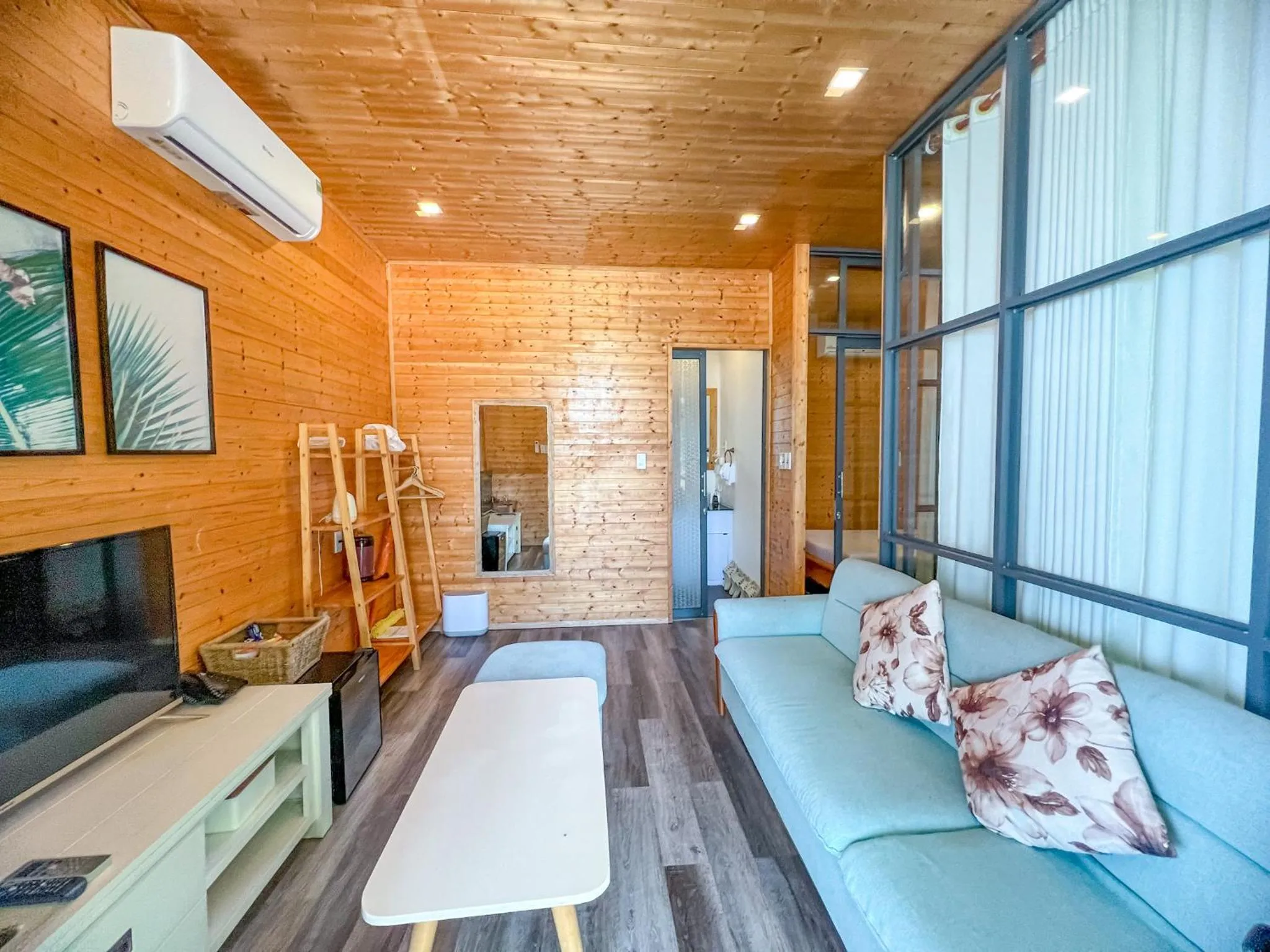 Long Hải Channel Beach Resort