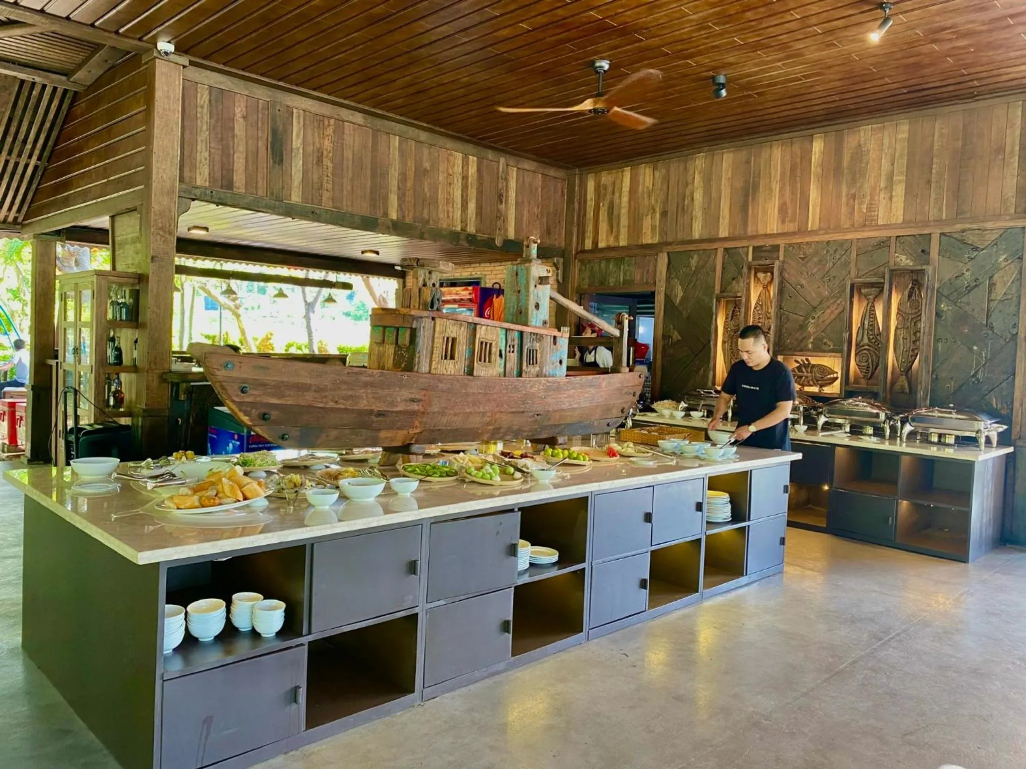 Restaurant/places to eat in Long Hải Channel Beach Resort