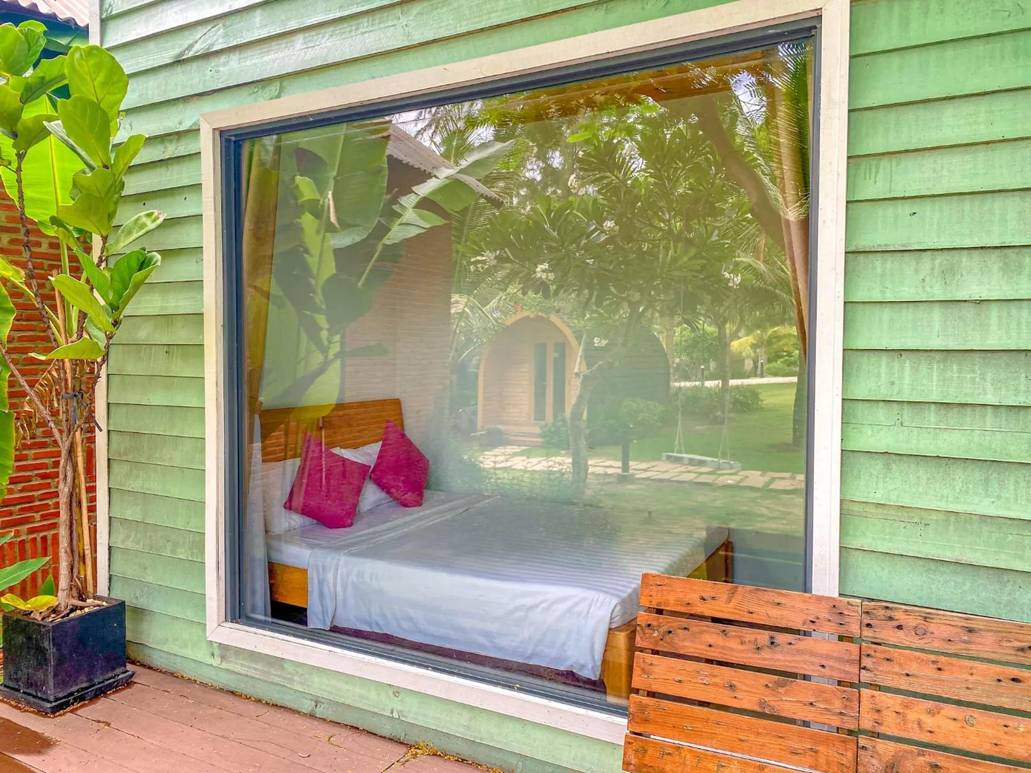 Long Hải Channel Beach Resort