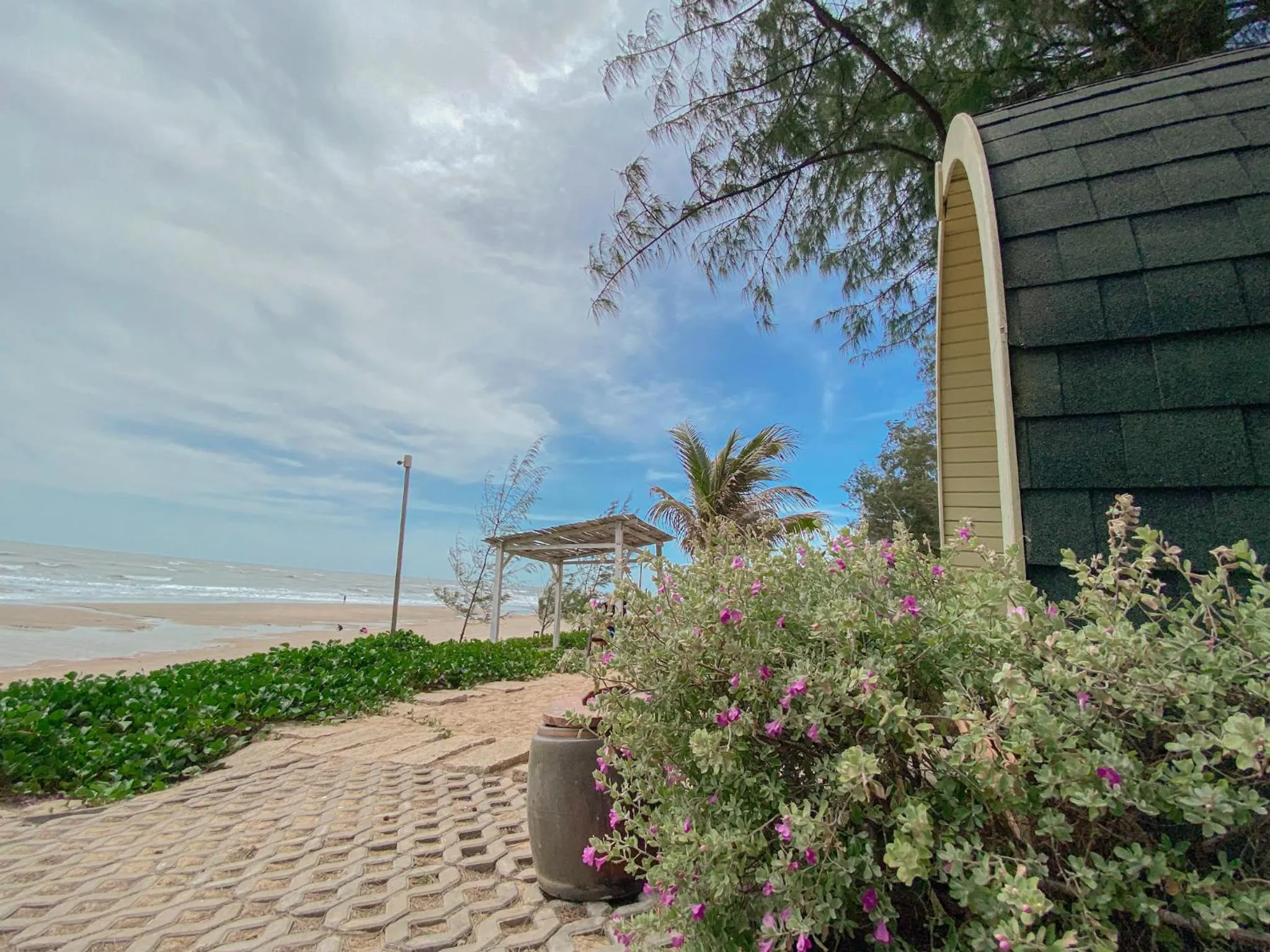 Long Hải Channel Beach Resort