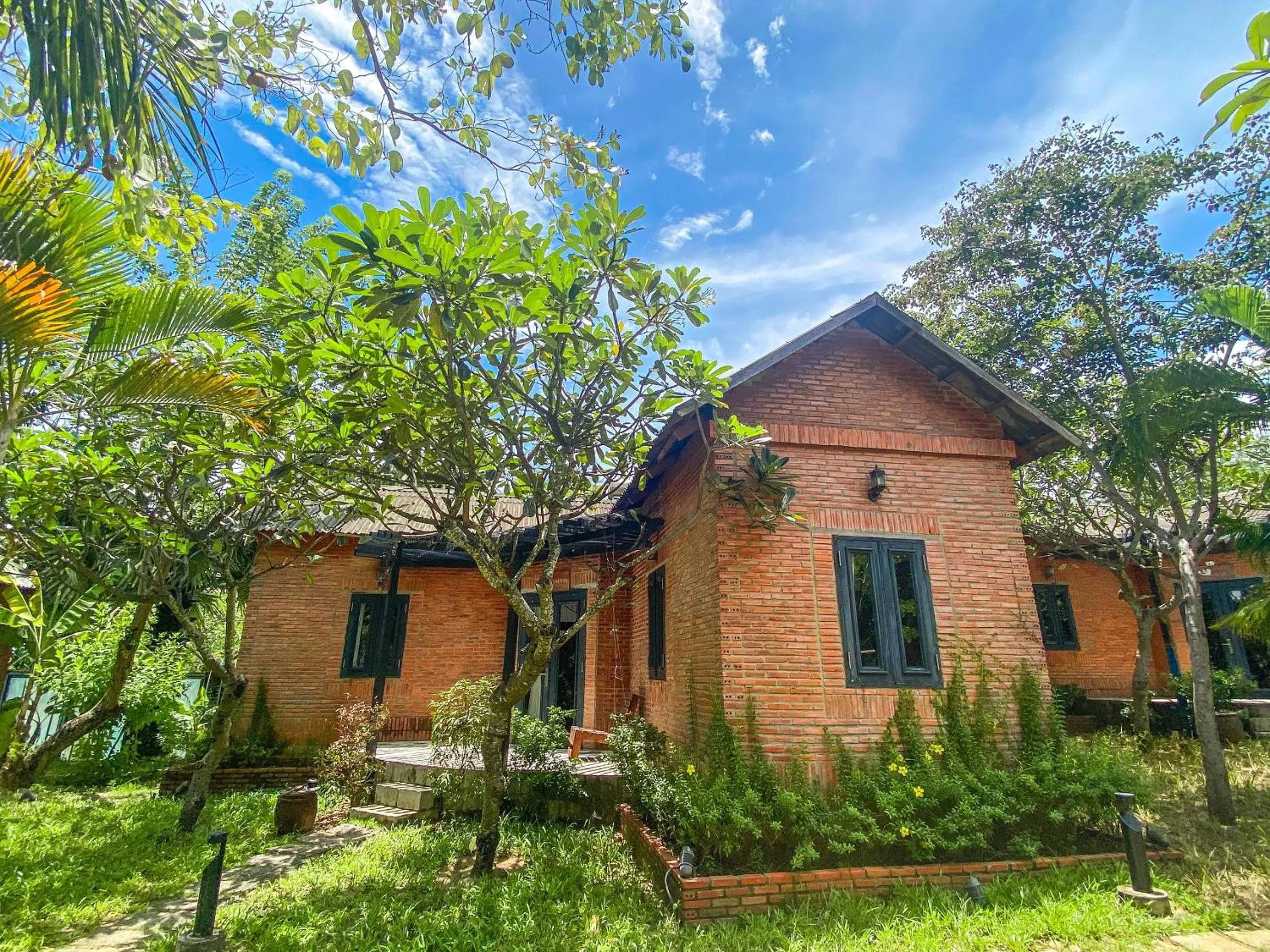 Long Hải Channel Beach Resort