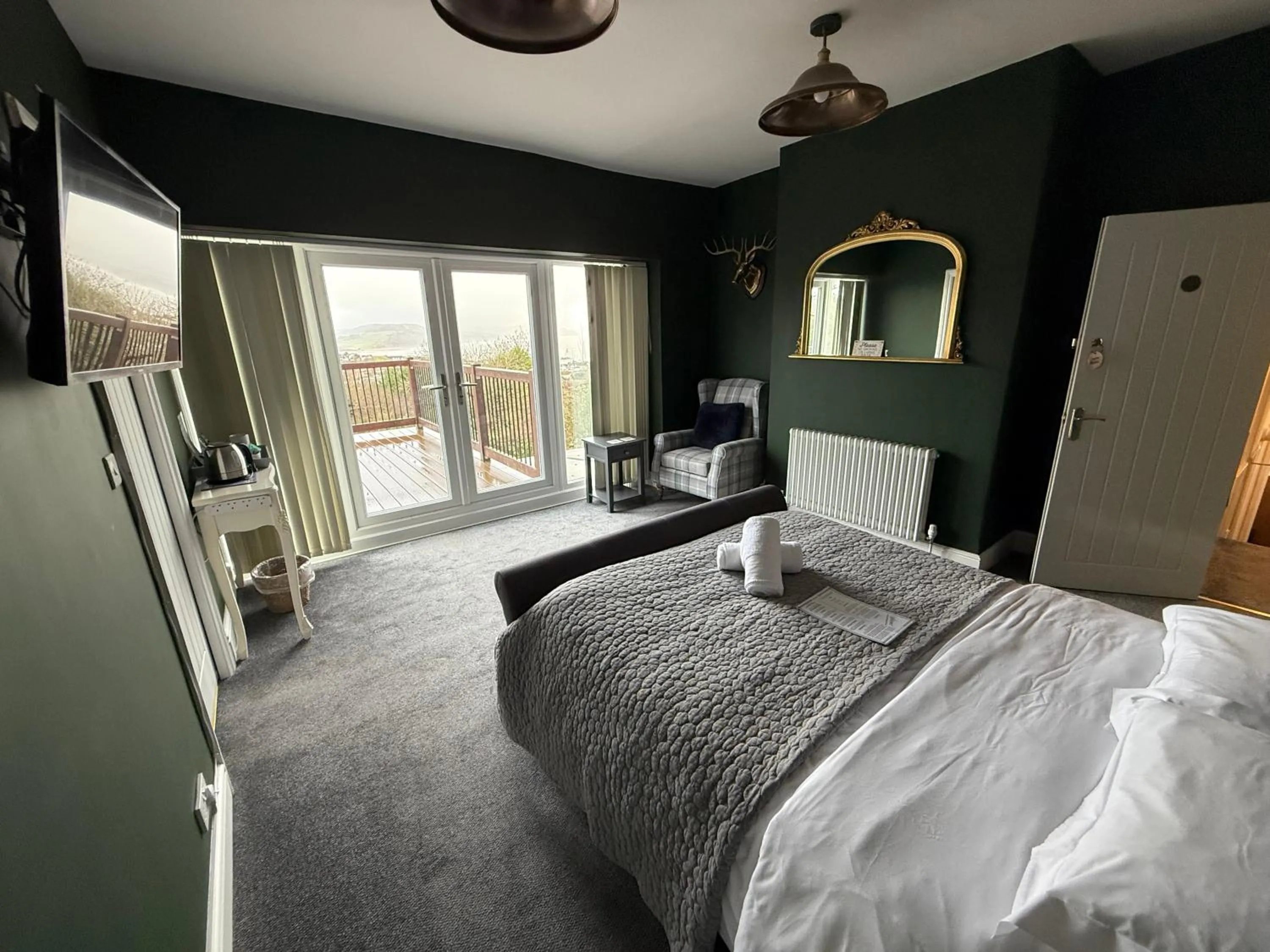 Bed in The Nags Head - Room only accommodation