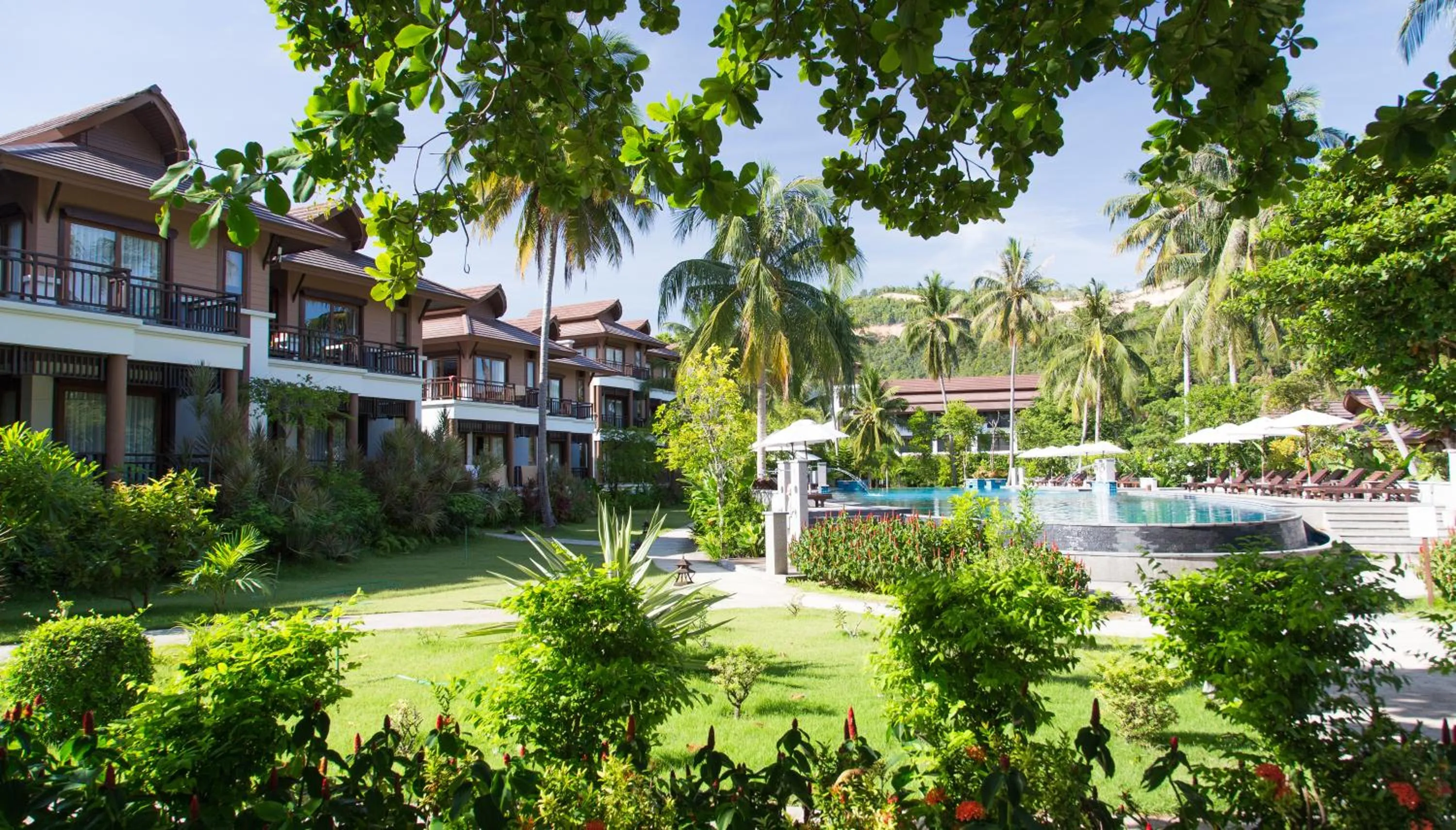 Property building in Maehaad Bay Resort - SHA Plus