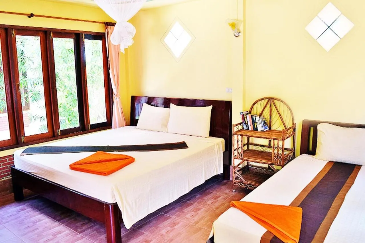 Bed in Seaboard Bungalow
