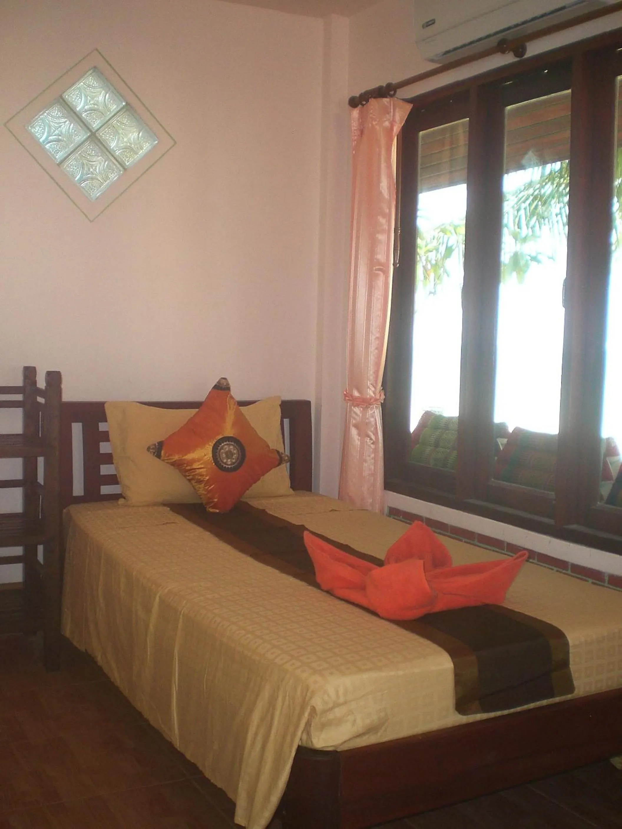 Bed in Seaboard Bungalow
