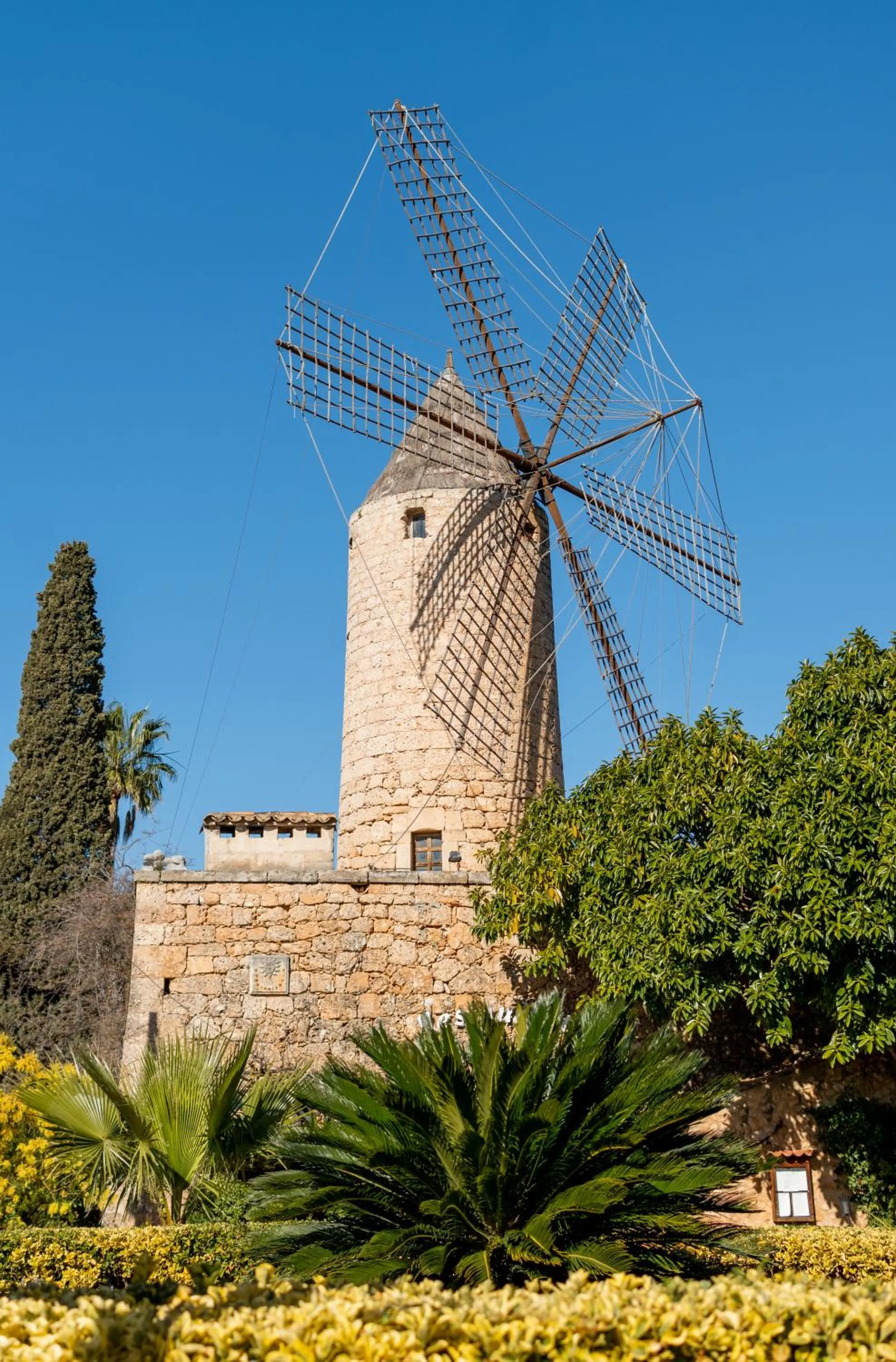 Nearby landmark in El Nido de Alaro - Turismo de Interior