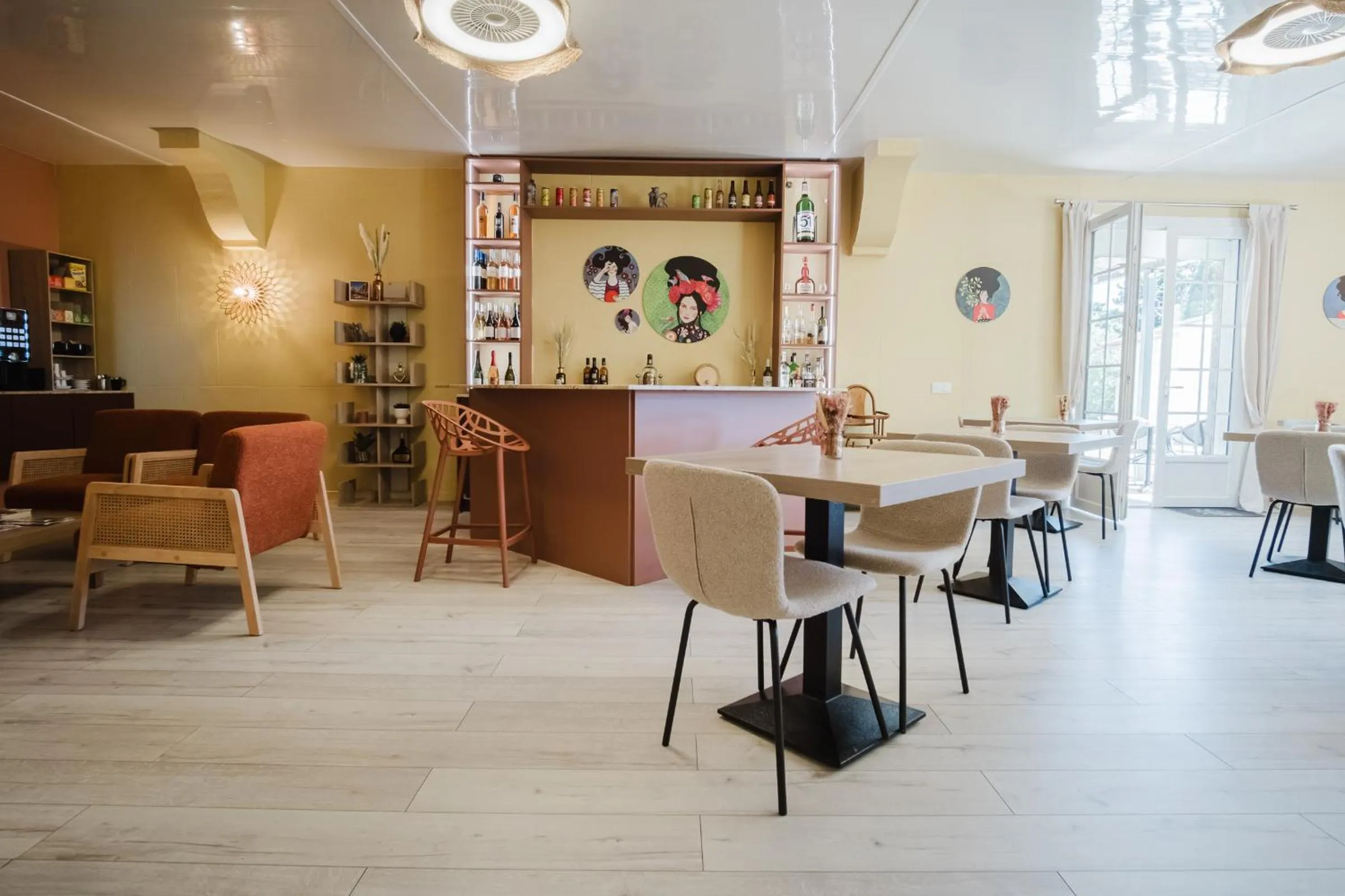 Restaurant/places to eat in Logis Hotel des Granges