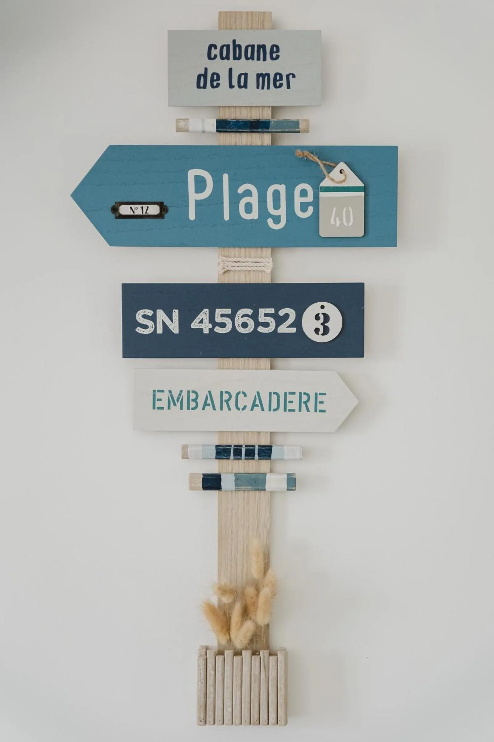 Logo/Certificate/Sign in Logis Hotel des Granges