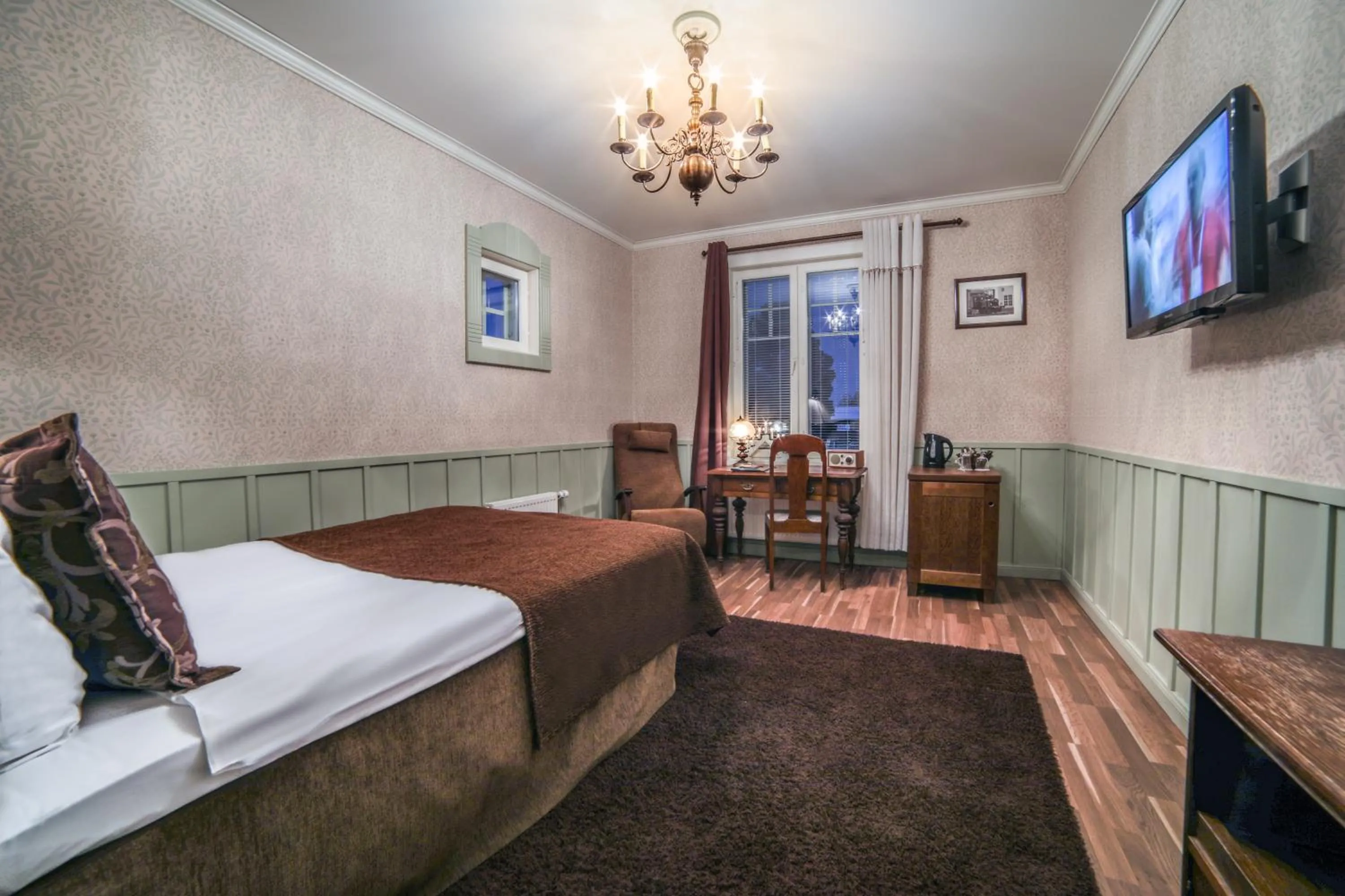 TV and multimedia, Bed in Hotelli-Ravintola Alma