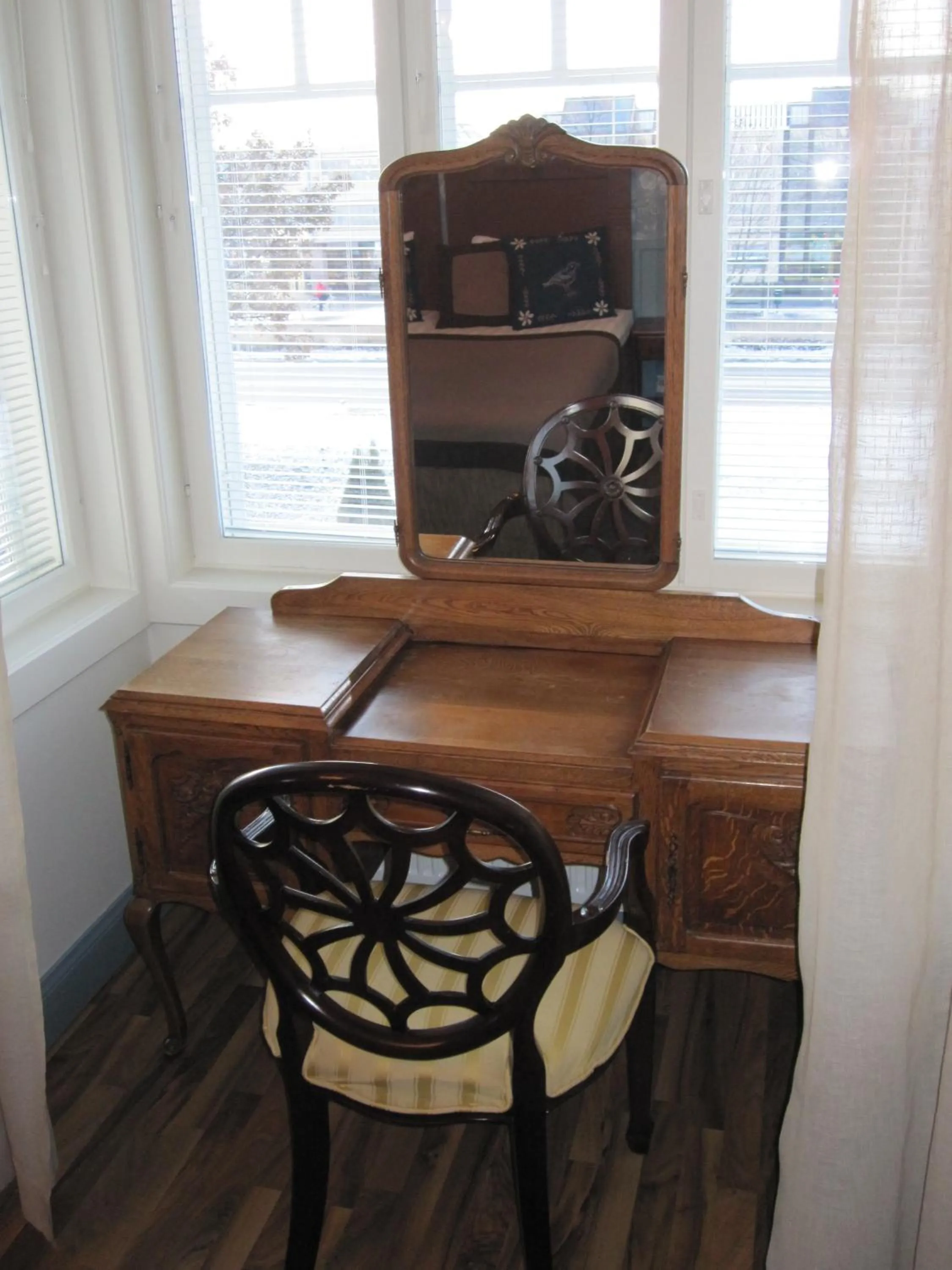 Seating area in Hotelli-Ravintola Alma