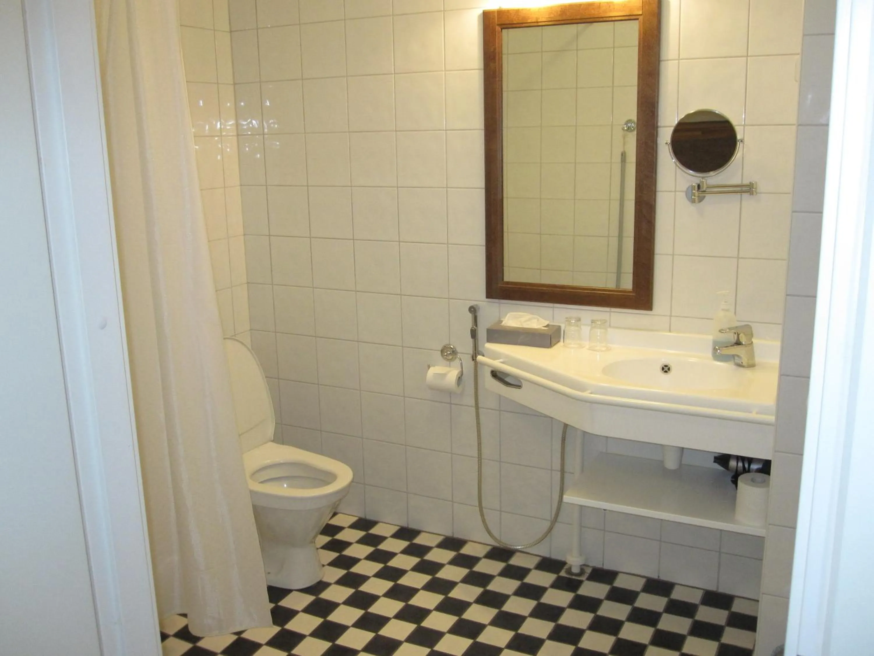 Toilet in Hotelli-Ravintola Alma