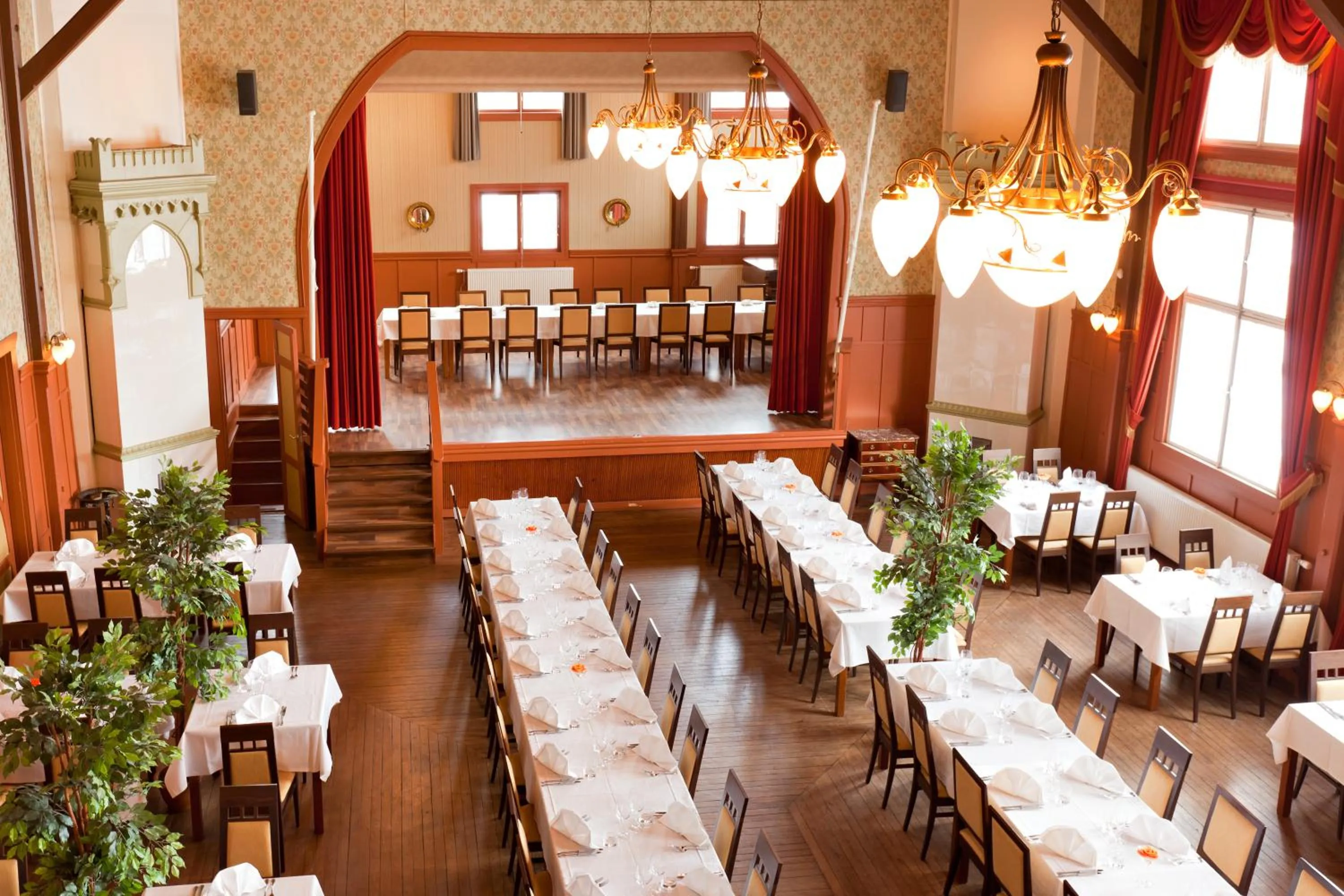 Restaurant/places to eat in Hotelli-Ravintola Alma