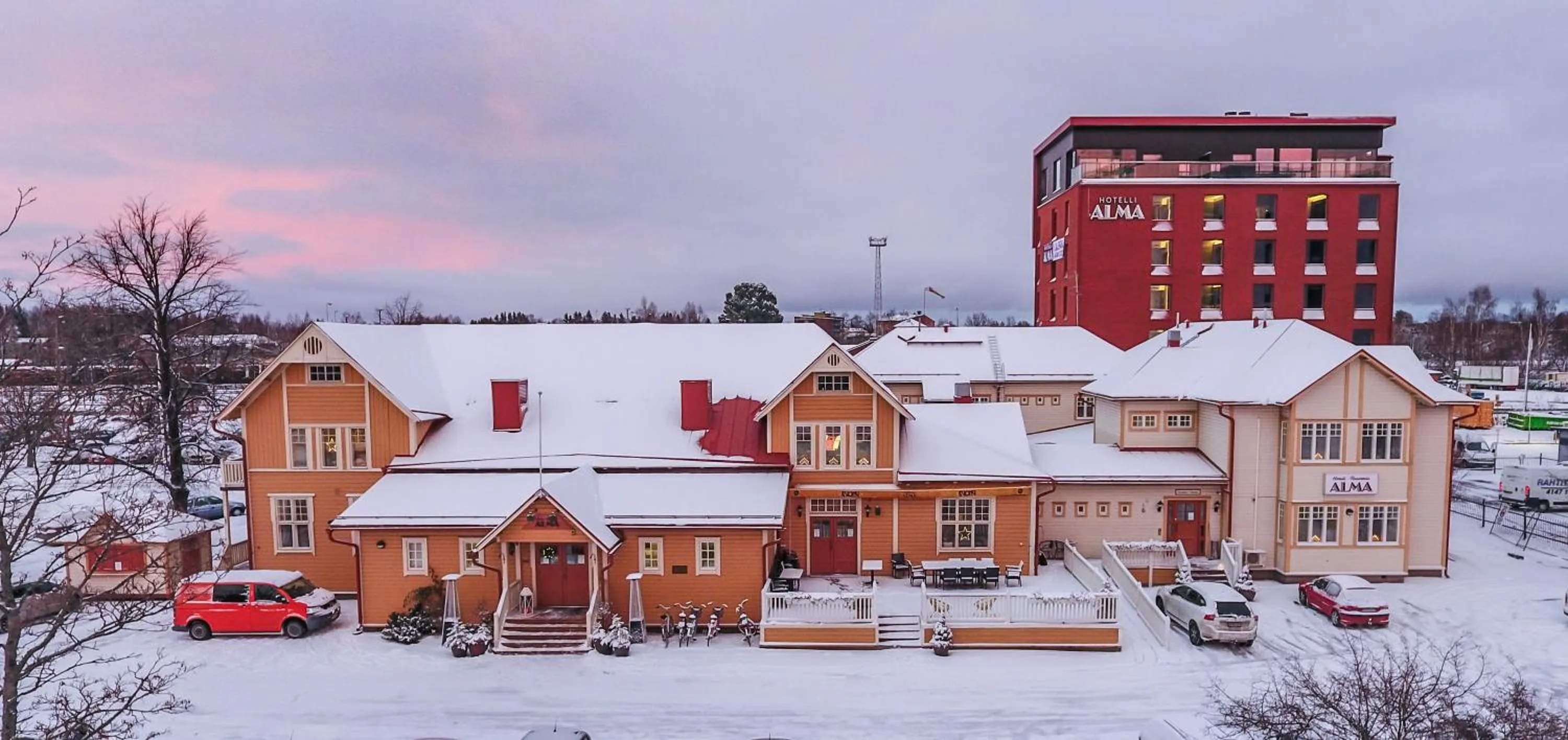 Restaurant/places to eat in Hotelli-Ravintola Alma