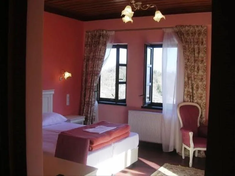 Bed in Hotel Monodendri