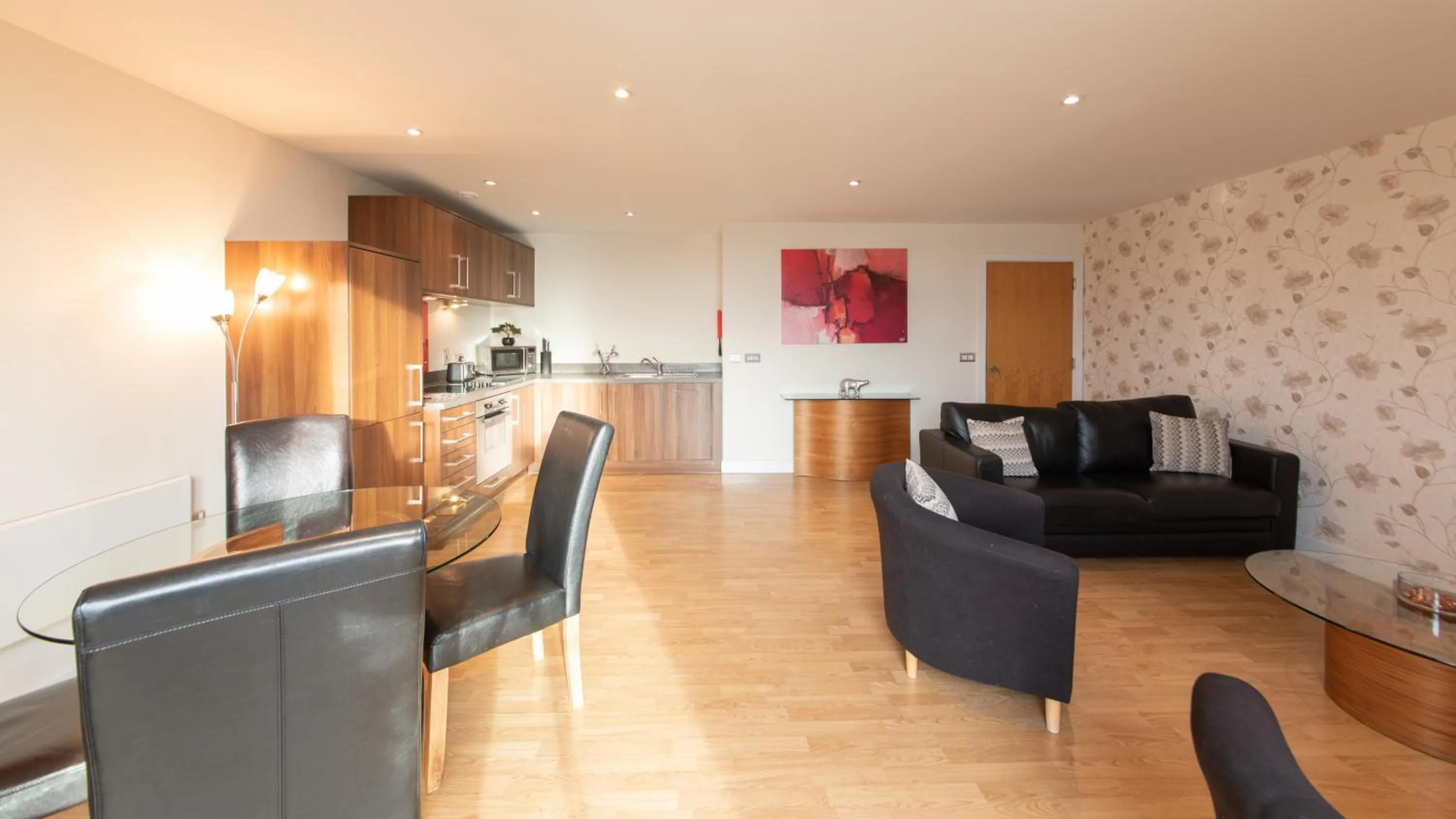 Kitchen or kitchenette in The Spires Serviced Apartments Birmingham