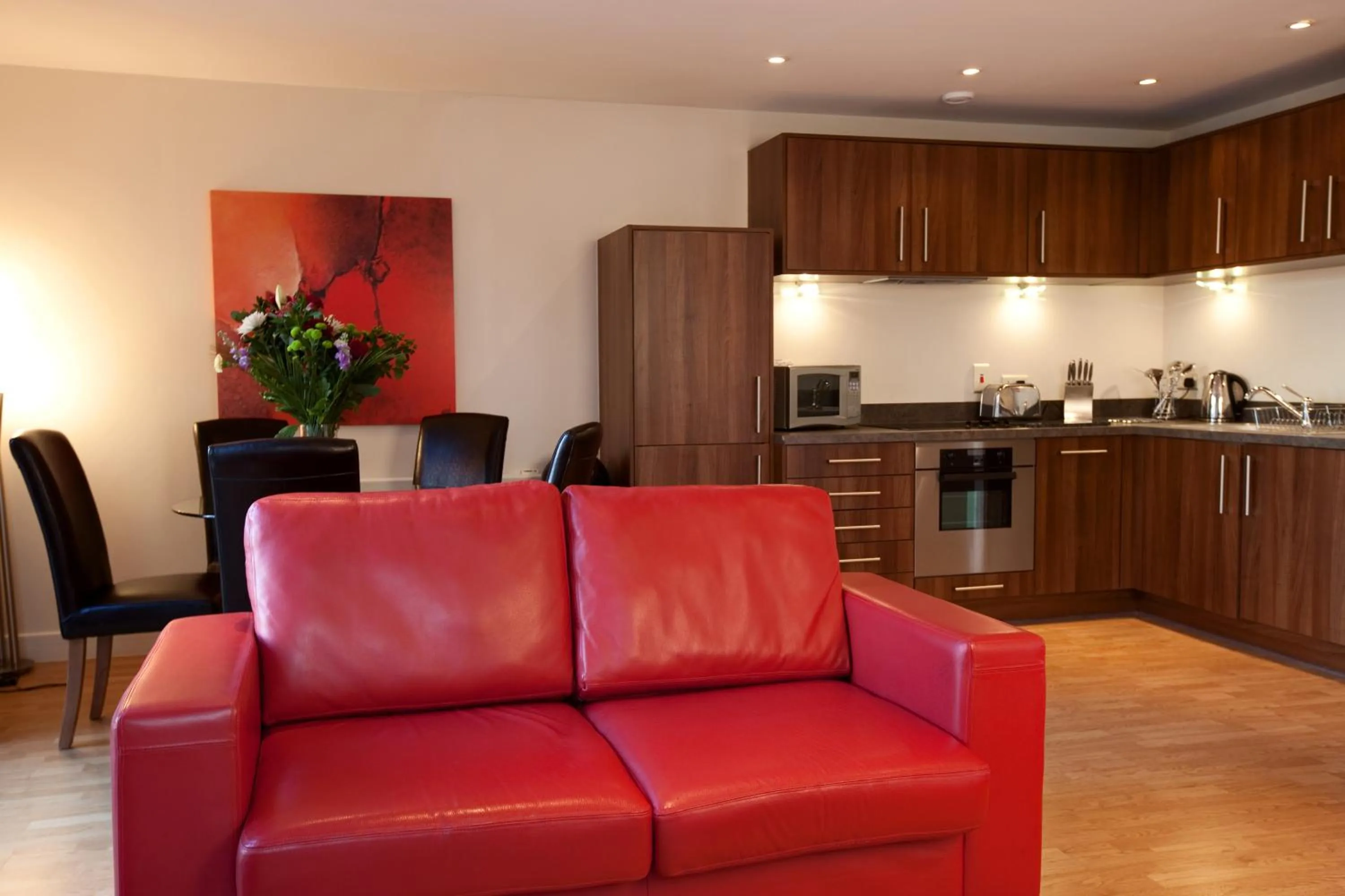 Kitchen or kitchenette in The Spires Serviced Apartments Birmingham