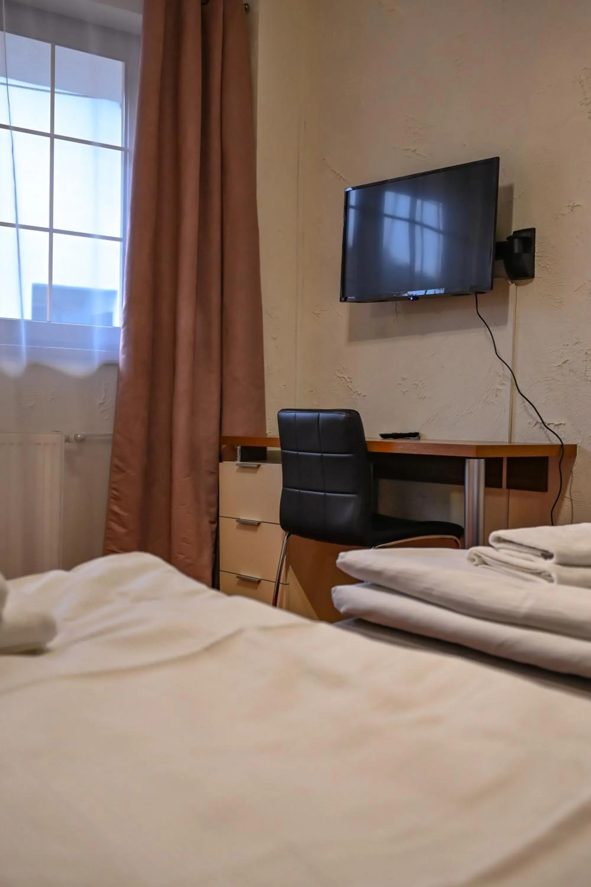 Photo of the whole room, Bed in Hotel Kolorowa