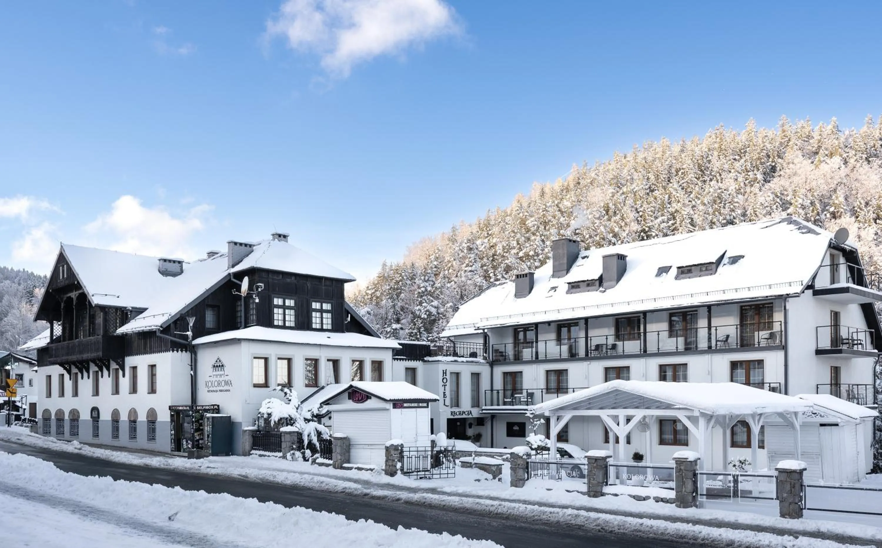 Property building in Hotel Kolorowa