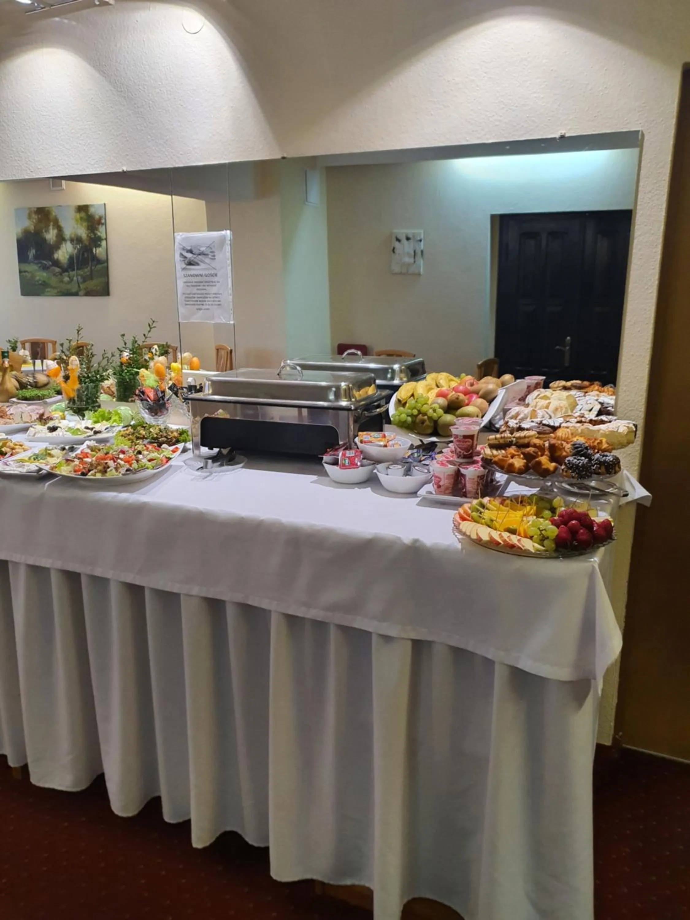 Buffet breakfast in Hotel Kolorowa