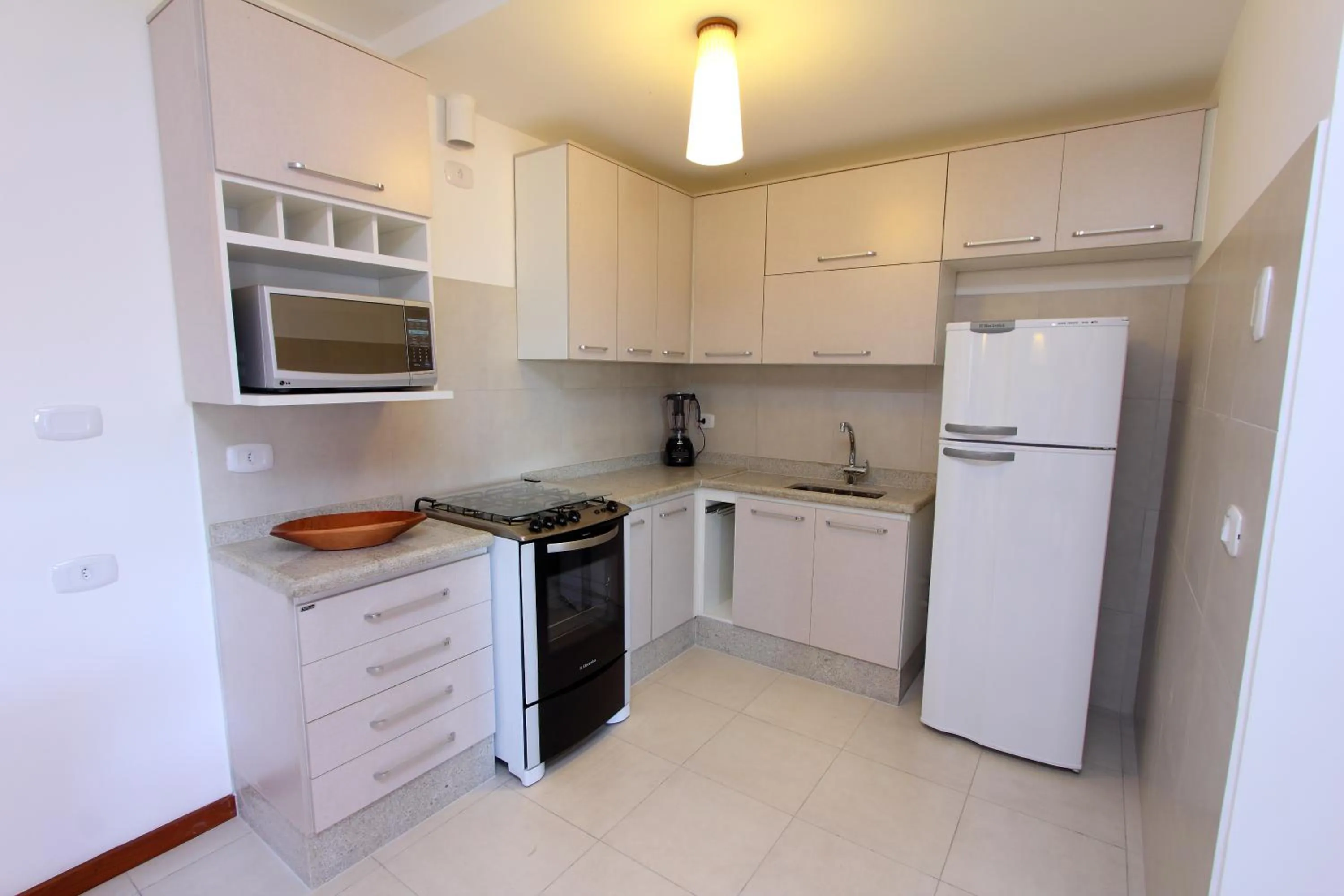 Communal kitchen in Toko Village Casa de Férias