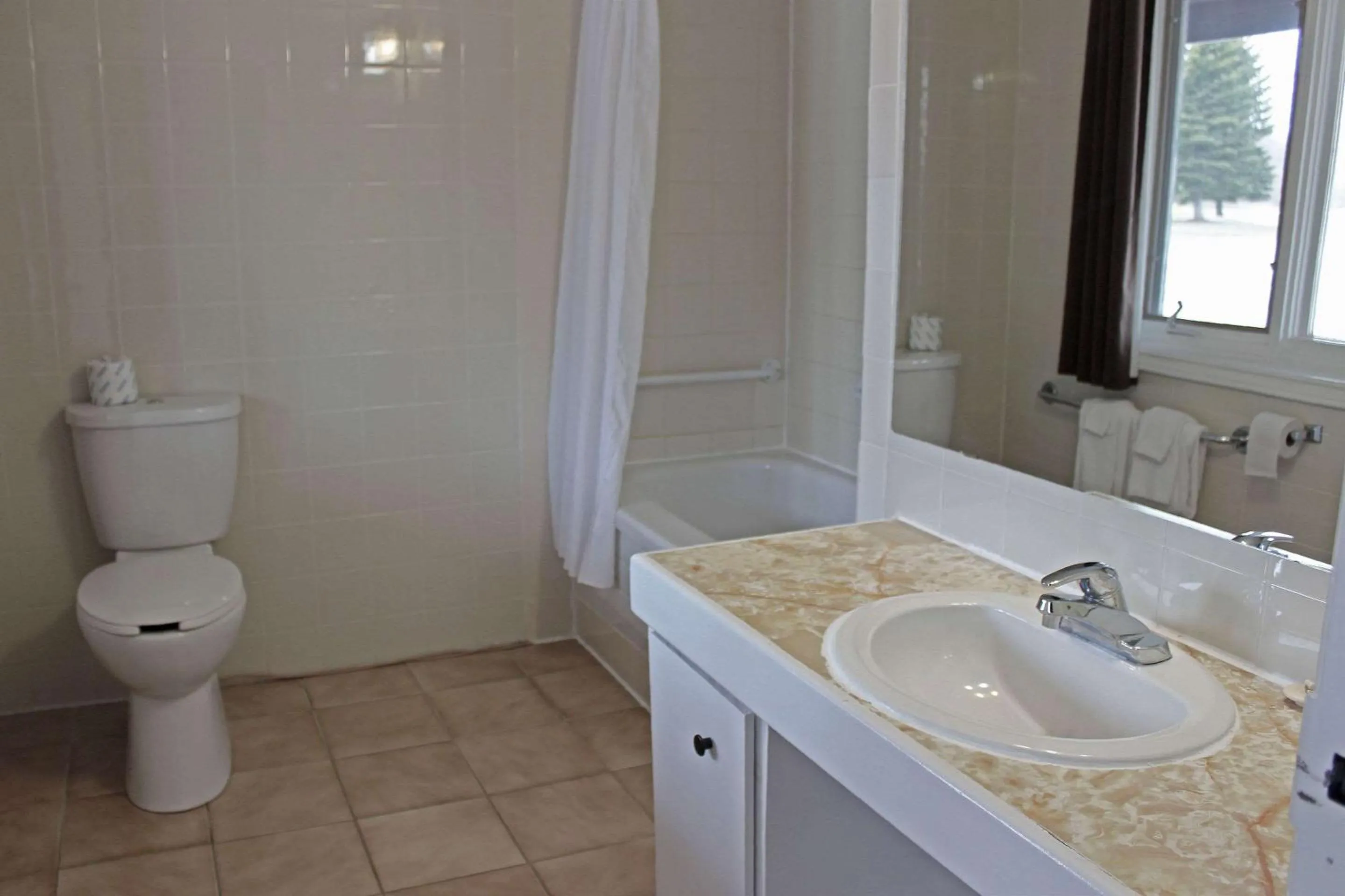 Bedroom in Isaiah Tubbs Resort & Conference Centre