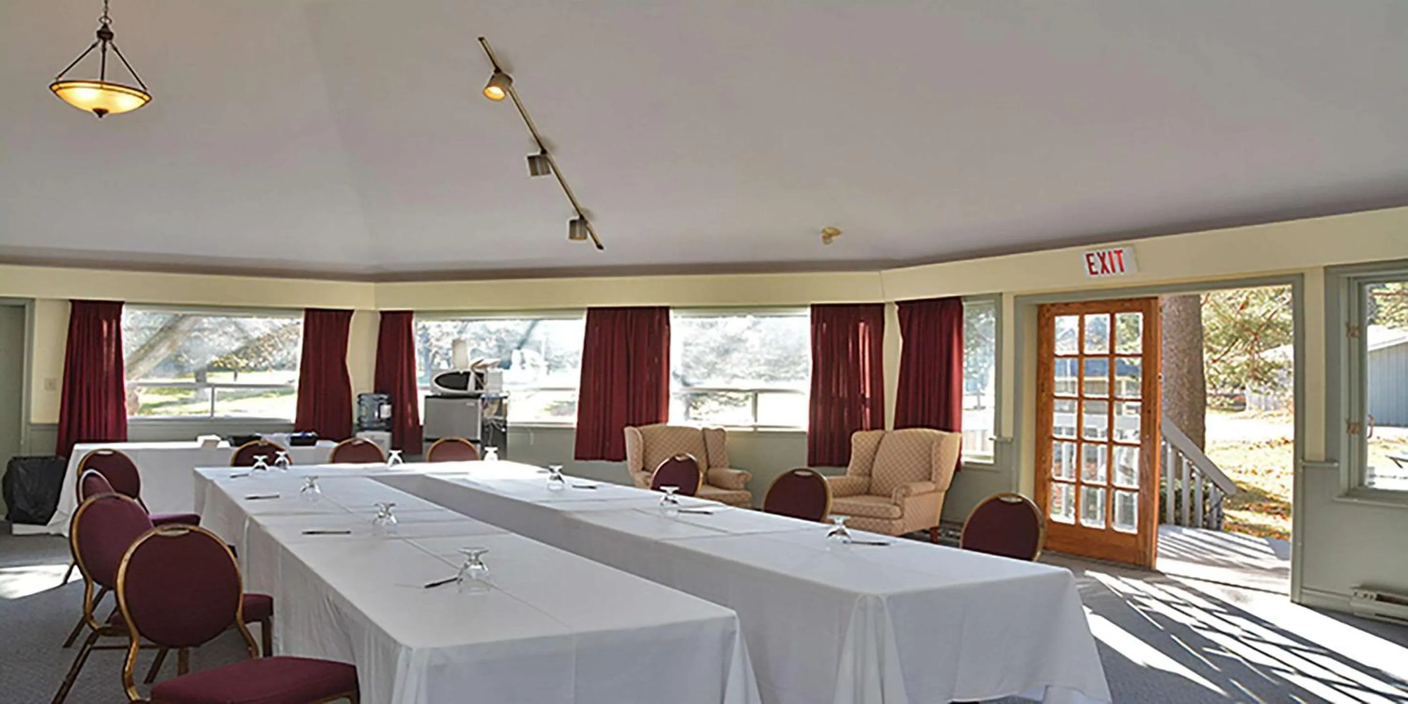 Meeting/conference room in Isaiah Tubbs Resort & Conference Centre