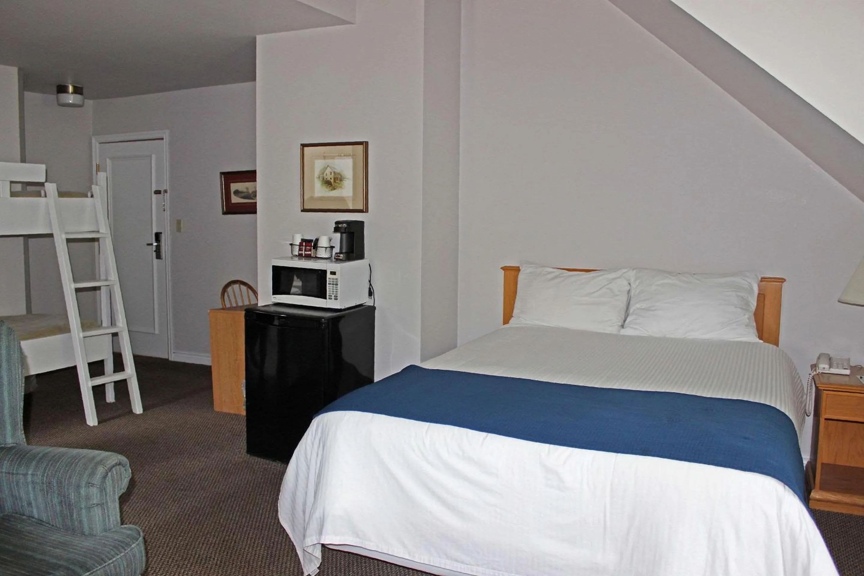 Bedroom, Bed in Isaiah Tubbs Resort & Conference Centre