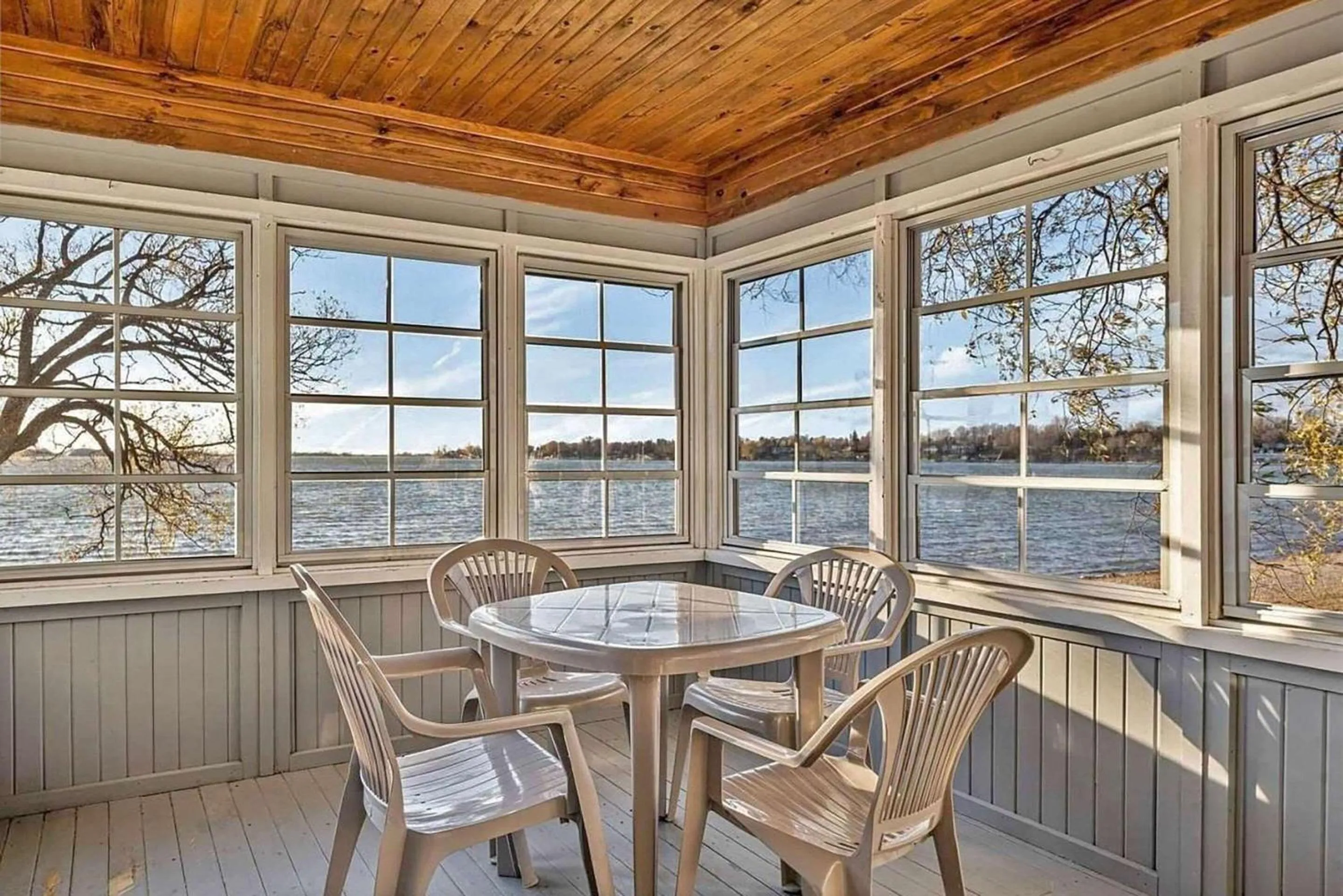 Bedroom in Isaiah Tubbs Resort & Conference Centre