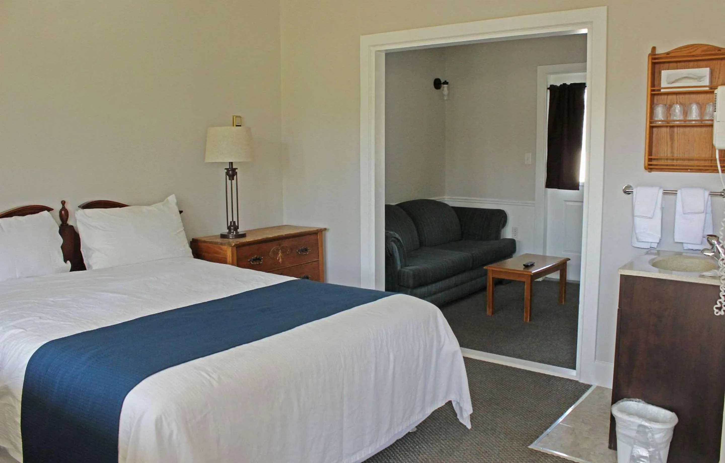 Bedroom, Bed in Isaiah Tubbs Resort & Conference Centre