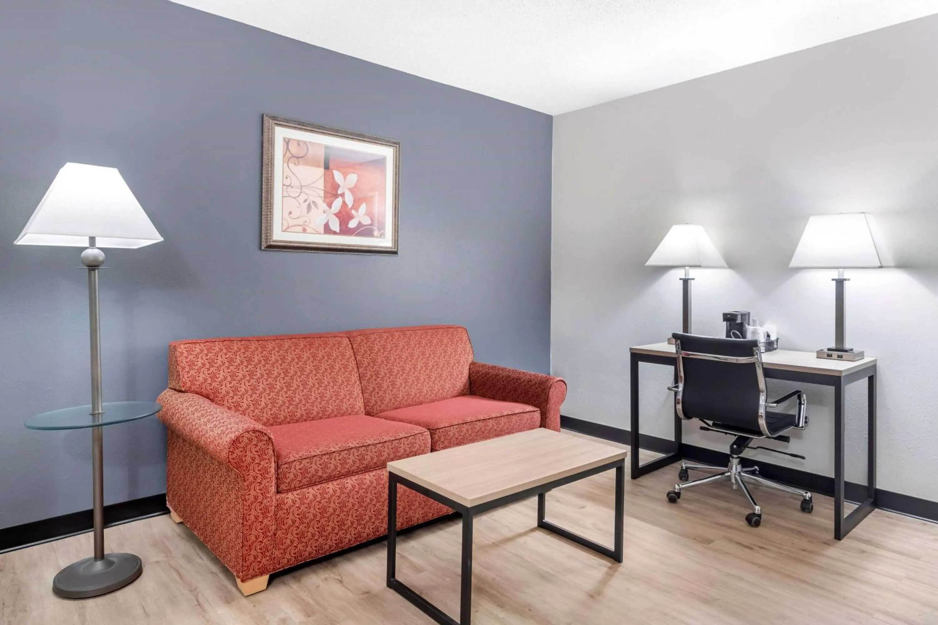 Photo of the whole room in Baymont by Wyndham Kennesaw