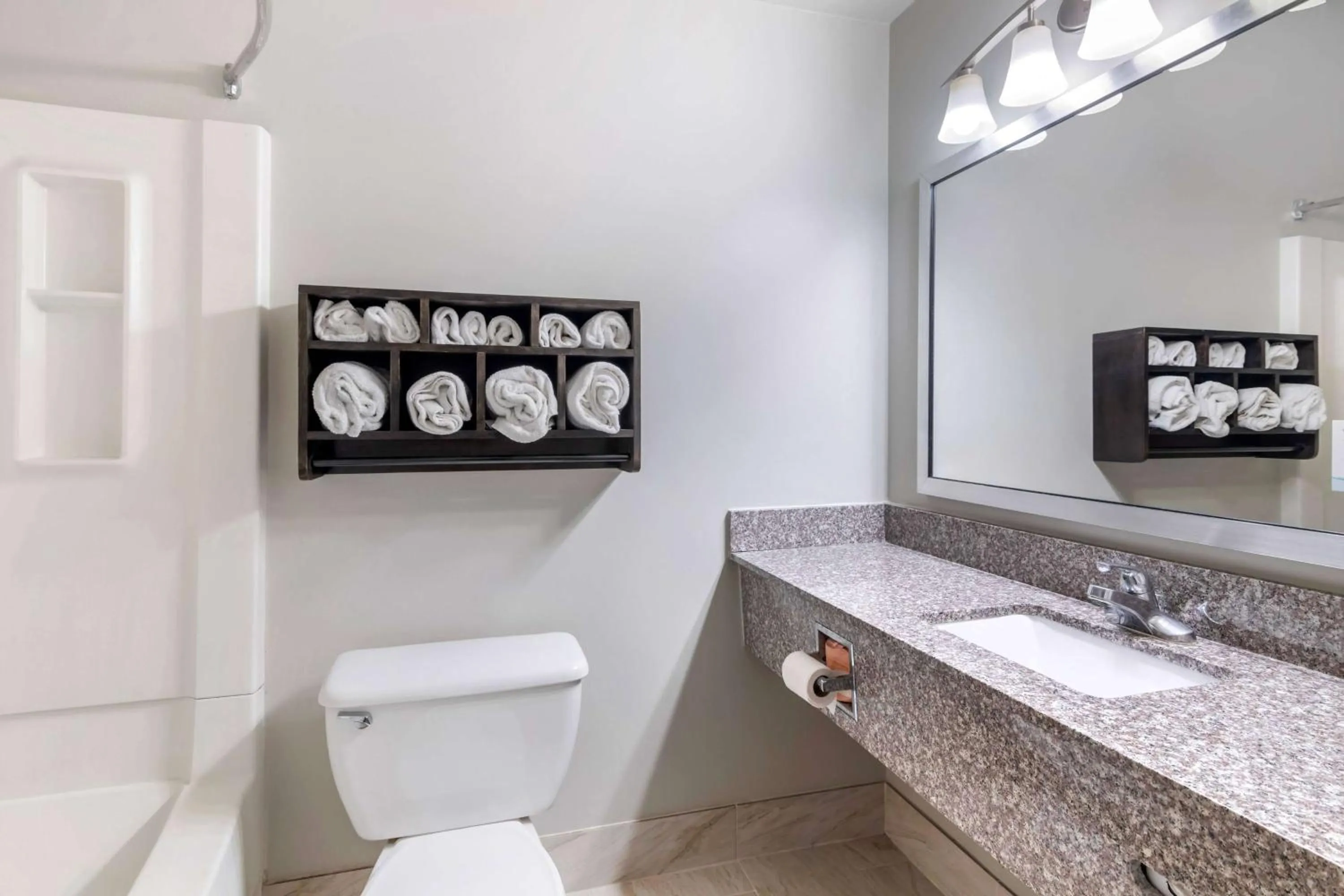 Photo of the whole room in Baymont by Wyndham Kennesaw