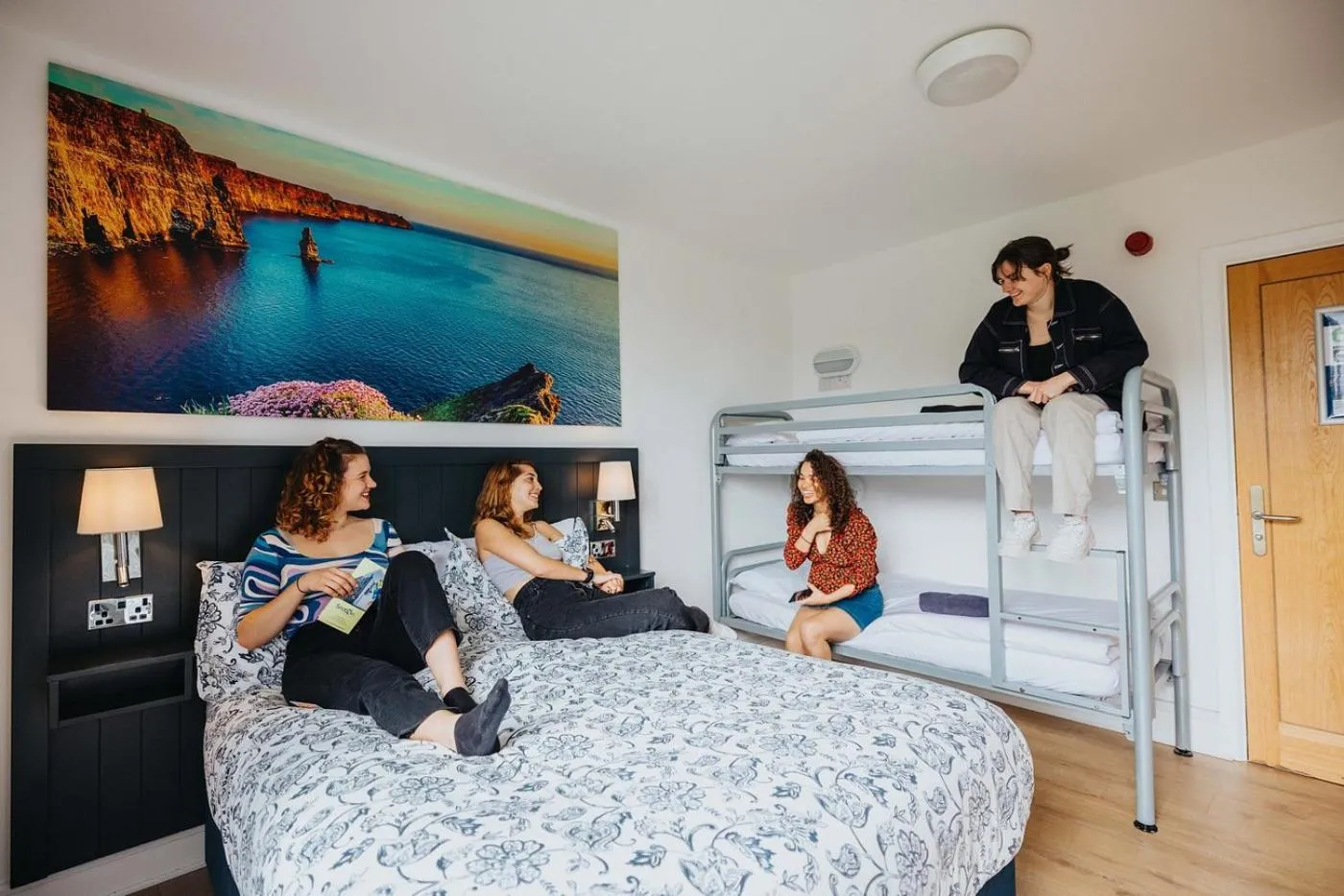 Bedroom, Bed in Snoozles Galway City Centre