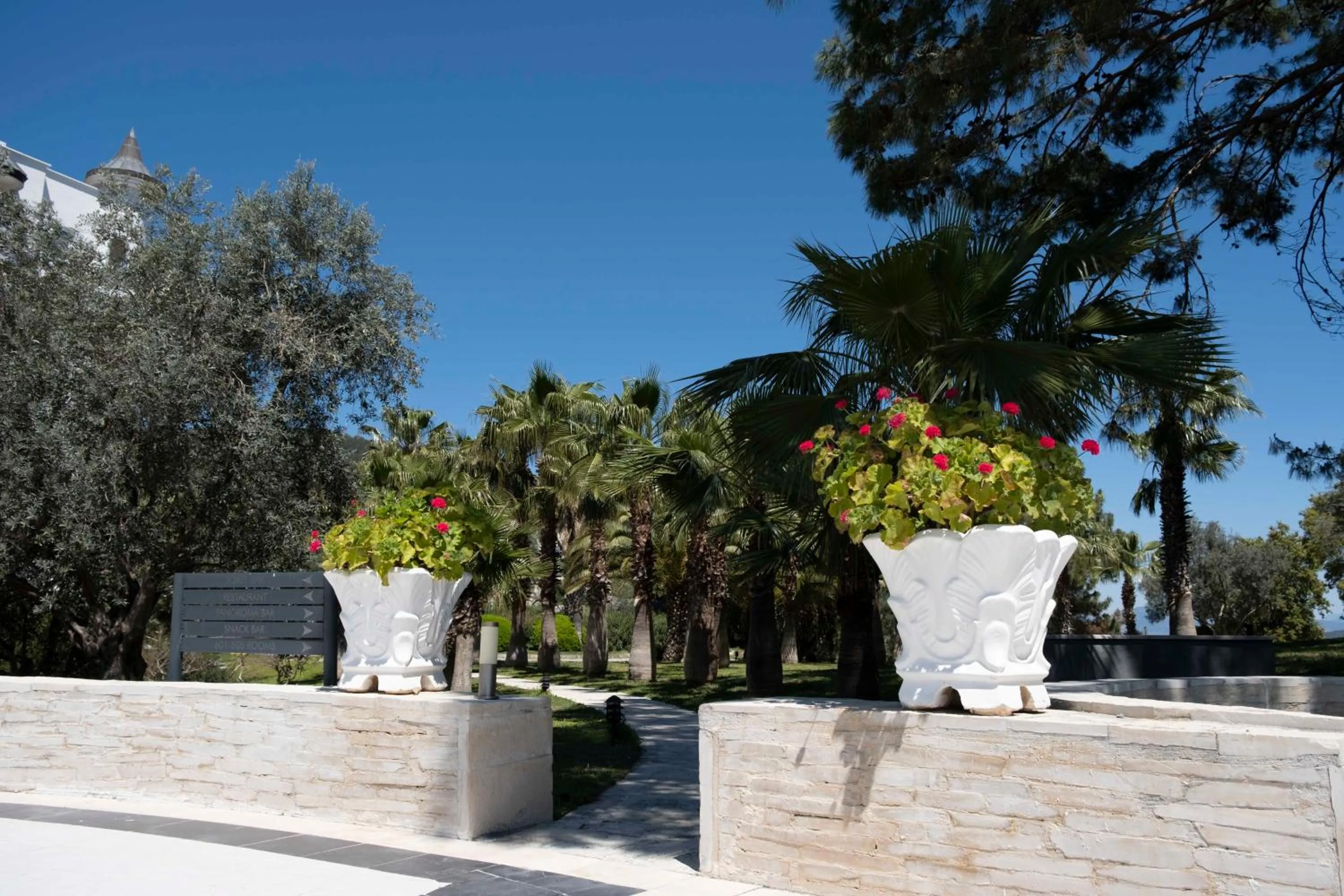 Garden in X Life Hotel Sarıgerme 15 - Adult Hotel