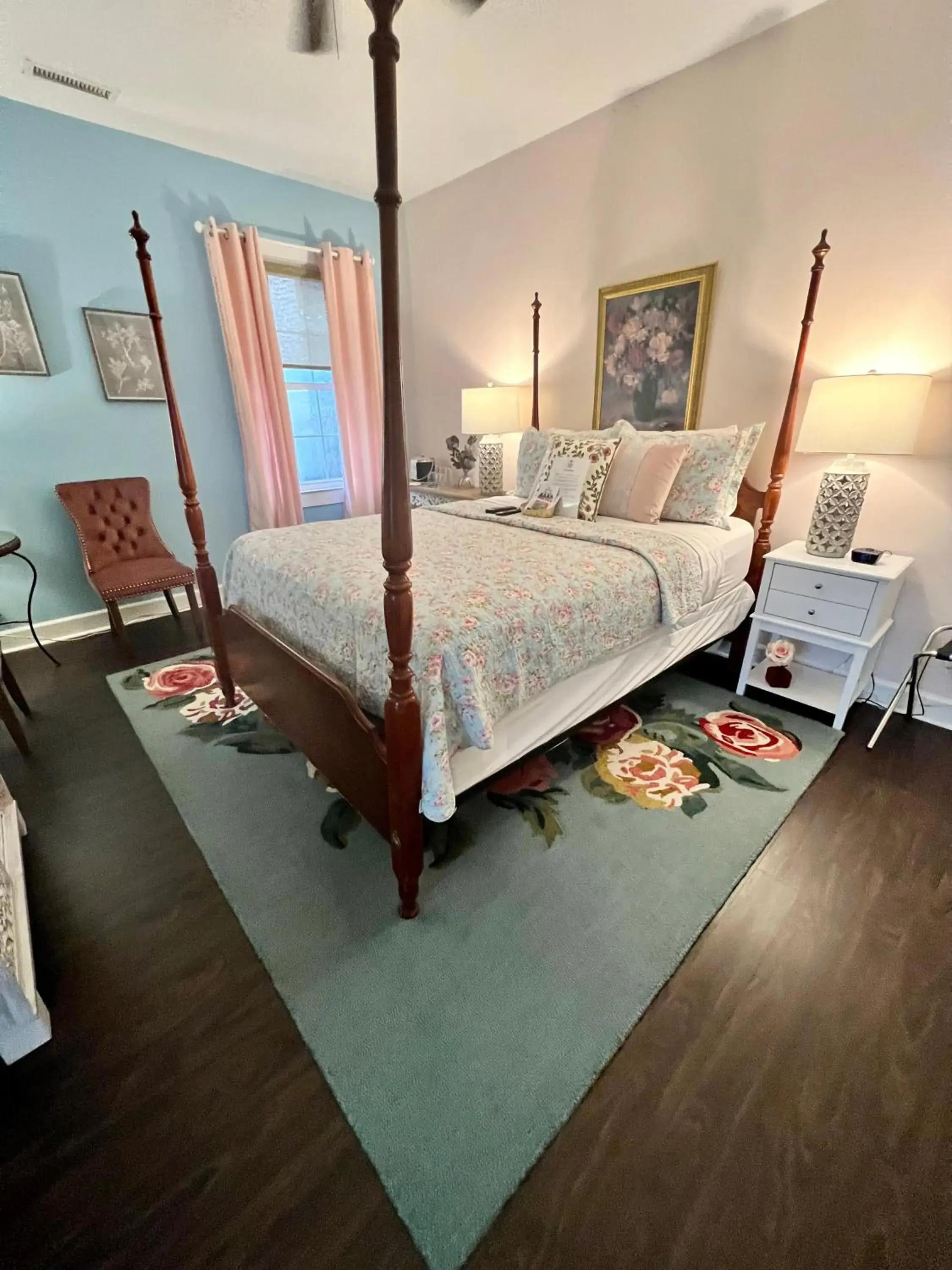 Carriage House Room 13 in Barksdale House Inn Carriage House Room 13 in Barksdale House Inn