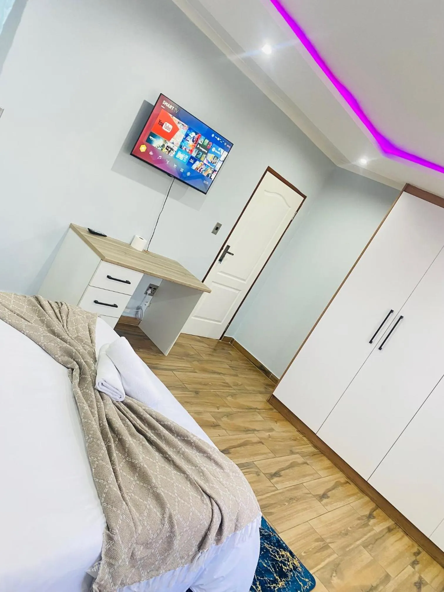 Bed in Airport Imperial Guest House