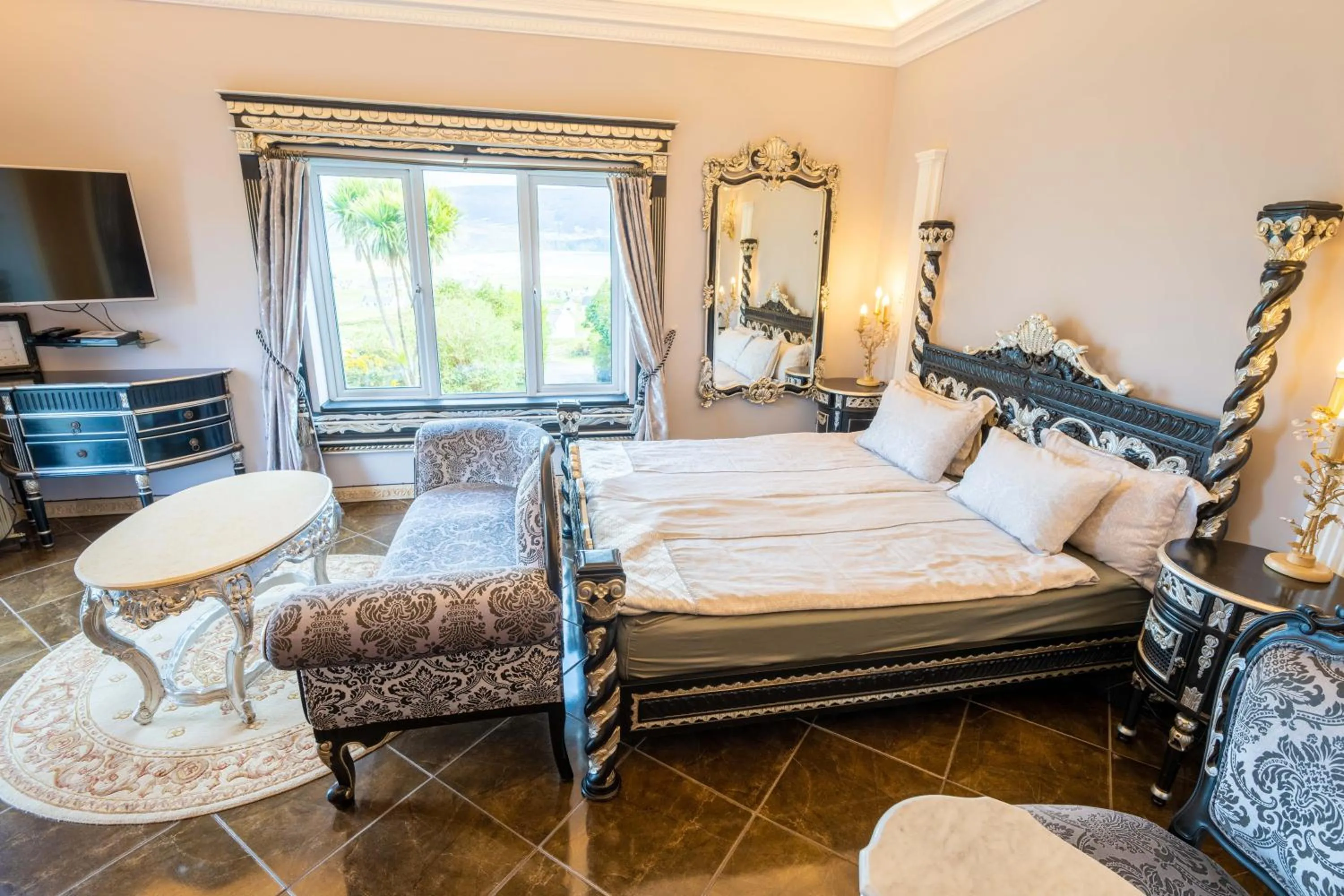 Bedroom, Bed in Ferndale Luxury Boutique Bed & Breakfast