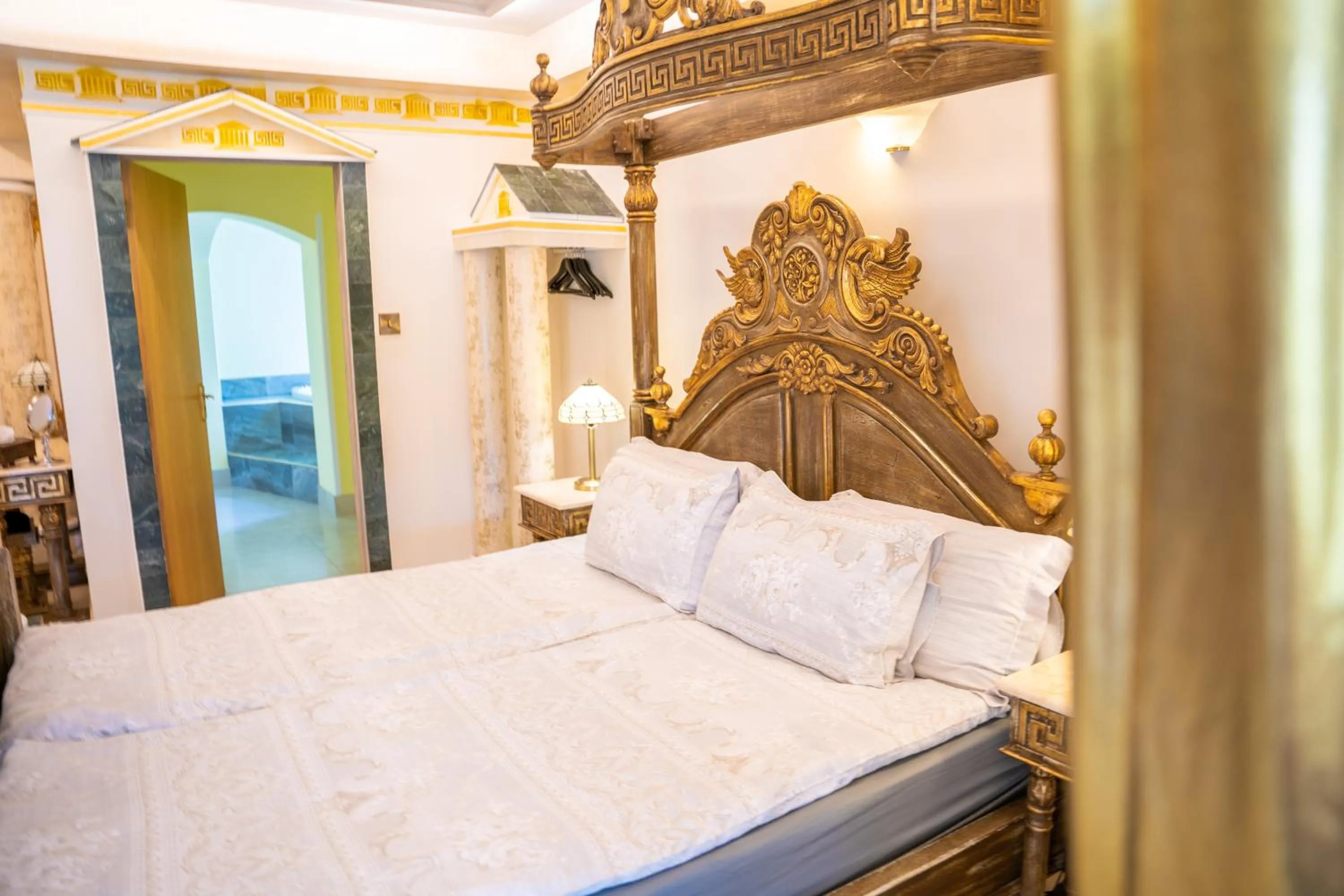 Bed in Ferndale Luxury Boutique Bed & Breakfast