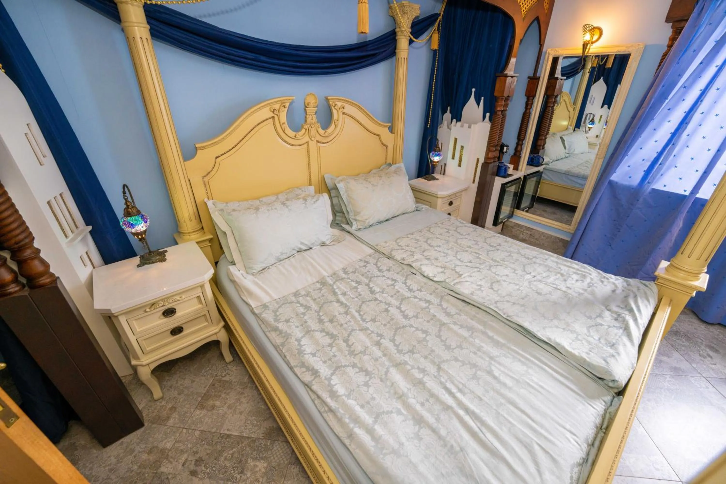 Bed in Ferndale Luxury Boutique Bed & Breakfast