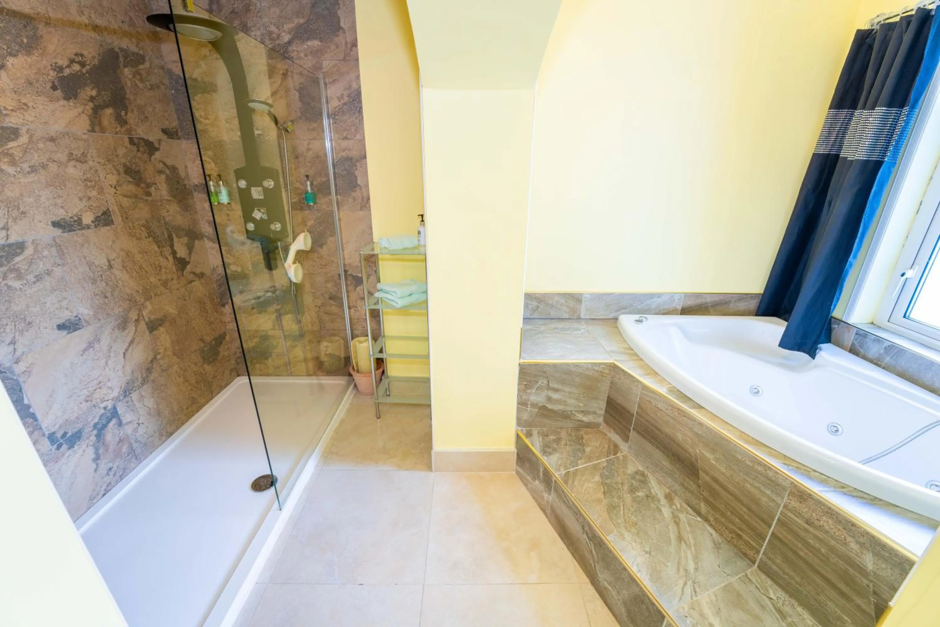 Bathroom in Ferndale Luxury Boutique Bed & Breakfast