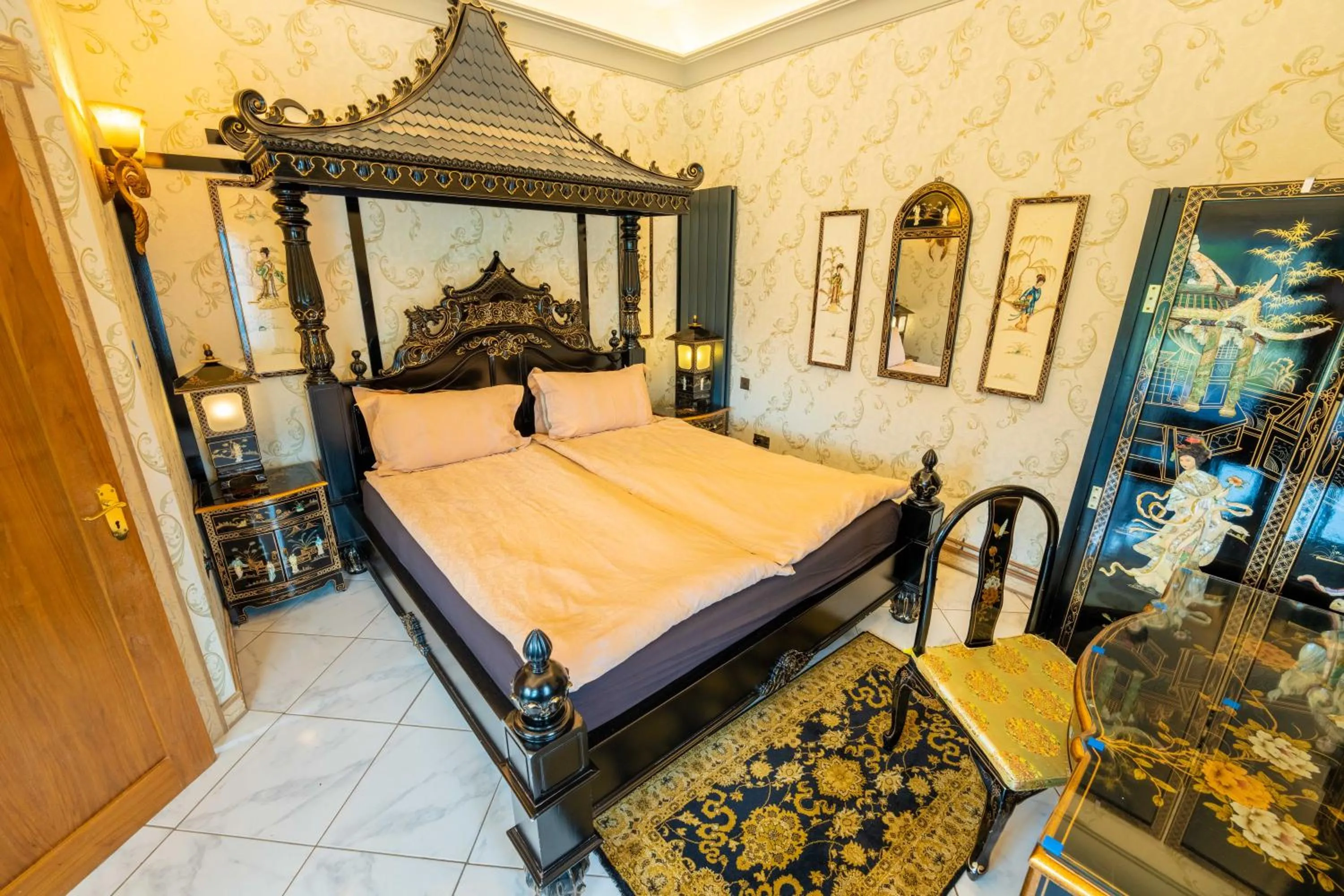 Bed in Ferndale Luxury Boutique Bed & Breakfast