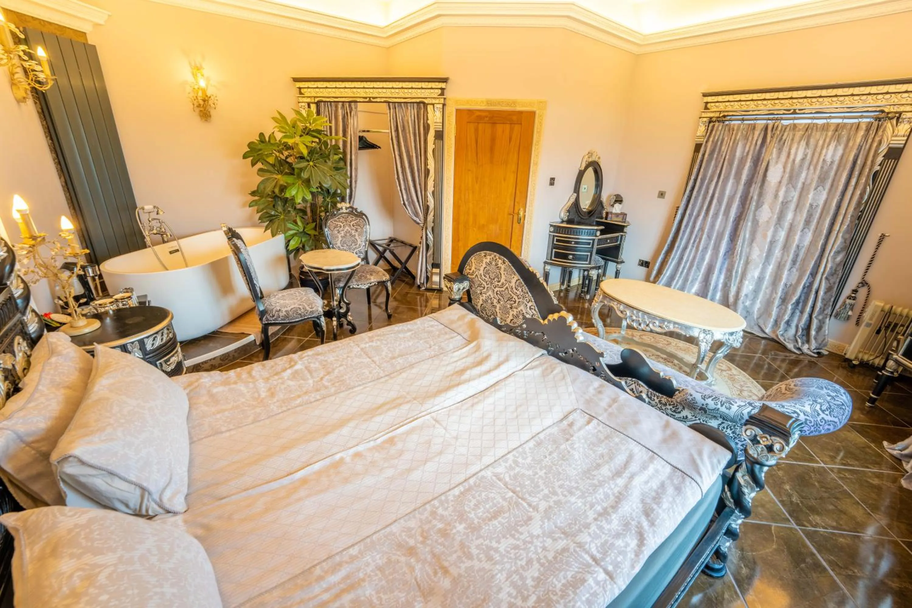 Bedroom, Bed in Ferndale Luxury Boutique Bed & Breakfast