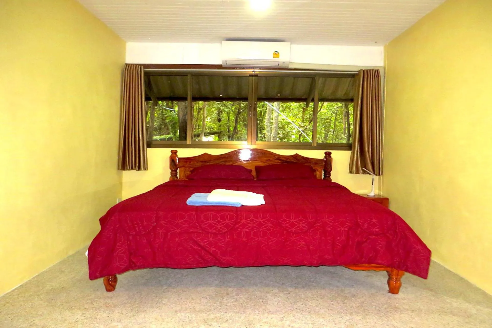 Bed in Isaan Perazim Park