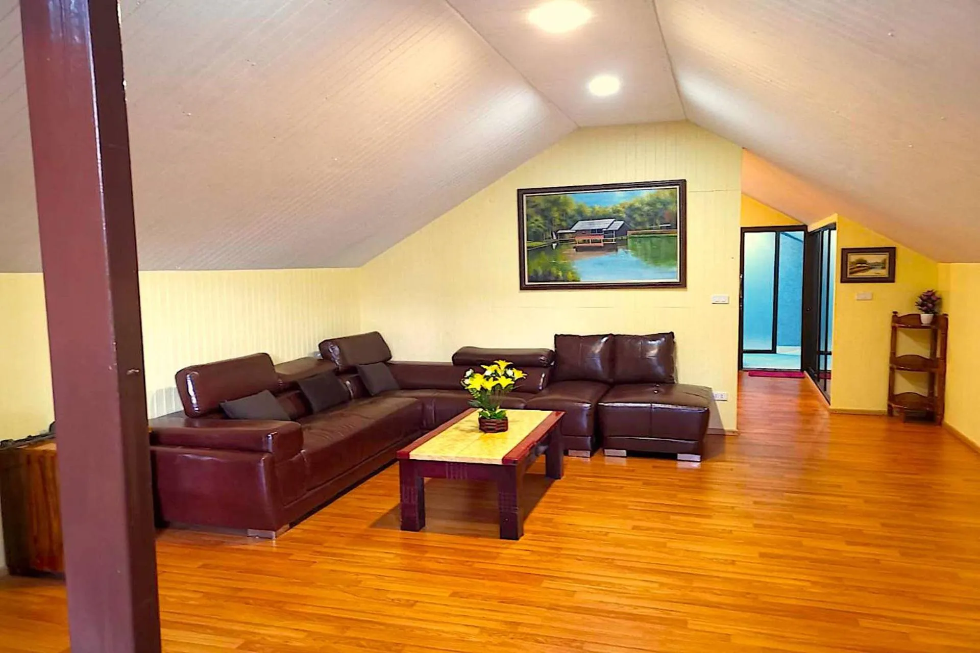 Photo of the whole room in Isaan Perazim Park